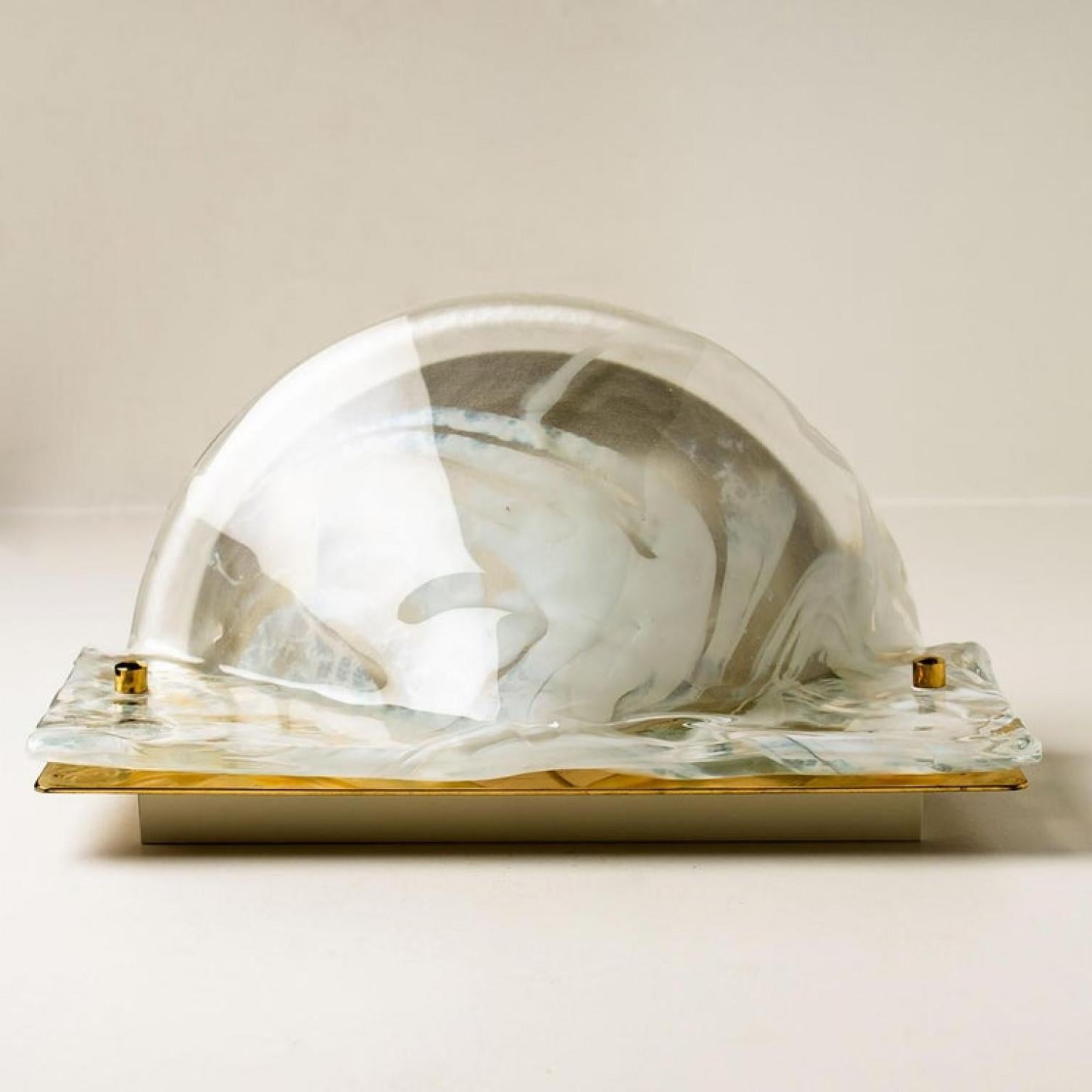 Ein Paar Murano Wandleuchten aus Messing und Glas, Hillebrand, 1975 (Geformt) im Angebot