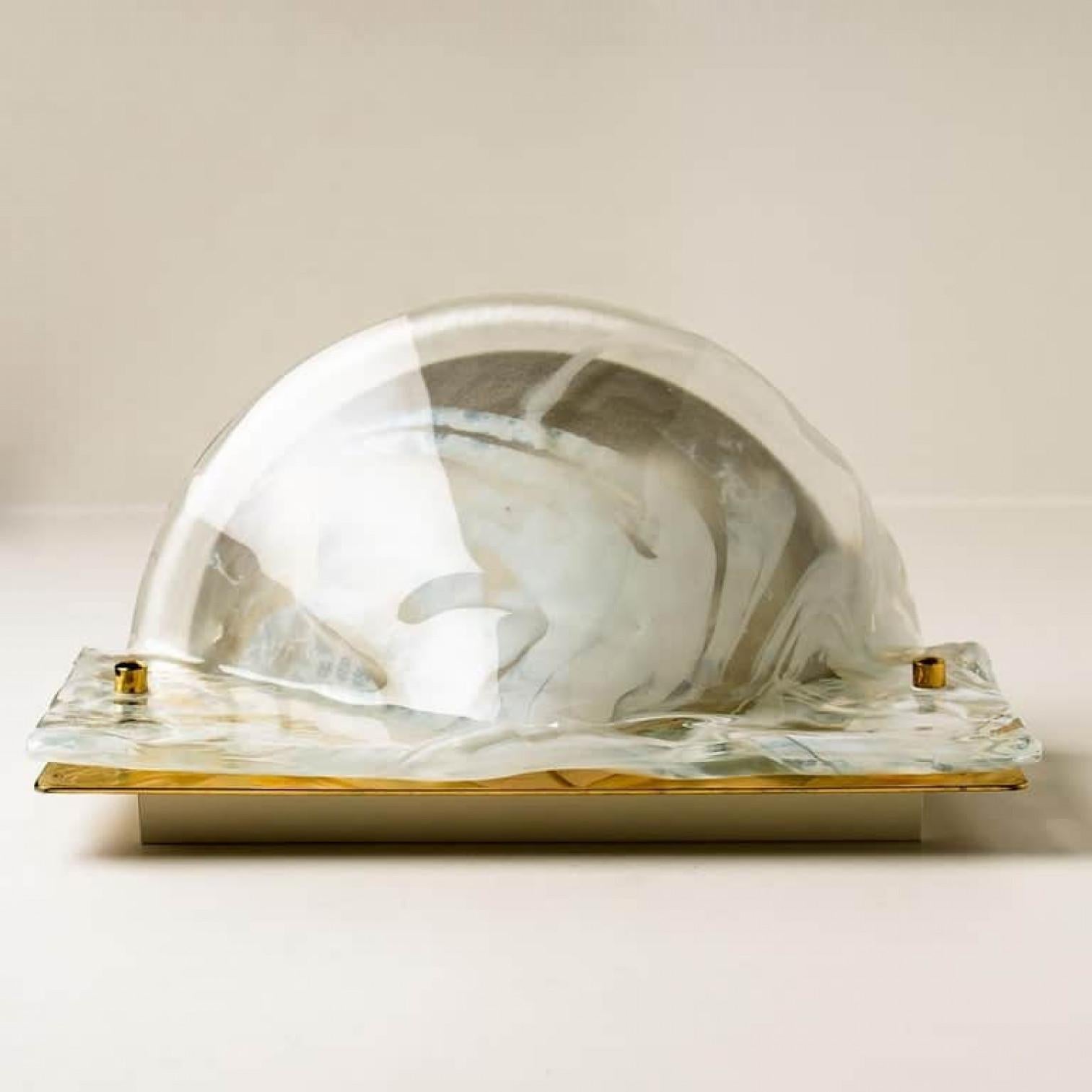 Moulé Paire d'appliques en laiton et verre de Murano, Hillebrand, 1975 en vente