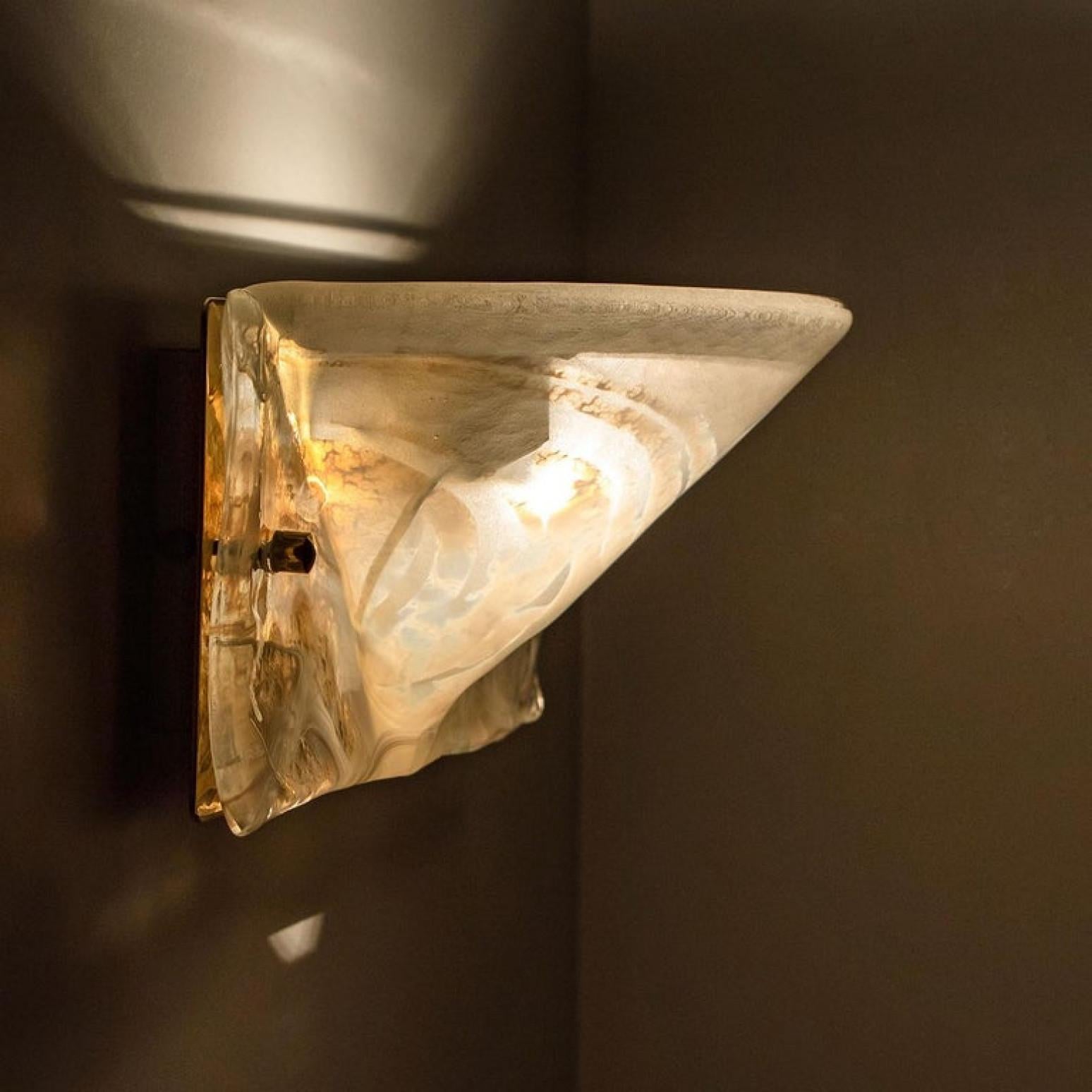 Laiton Paire d'appliques en laiton et verre de Murano, Hillebrand, 1975 en vente