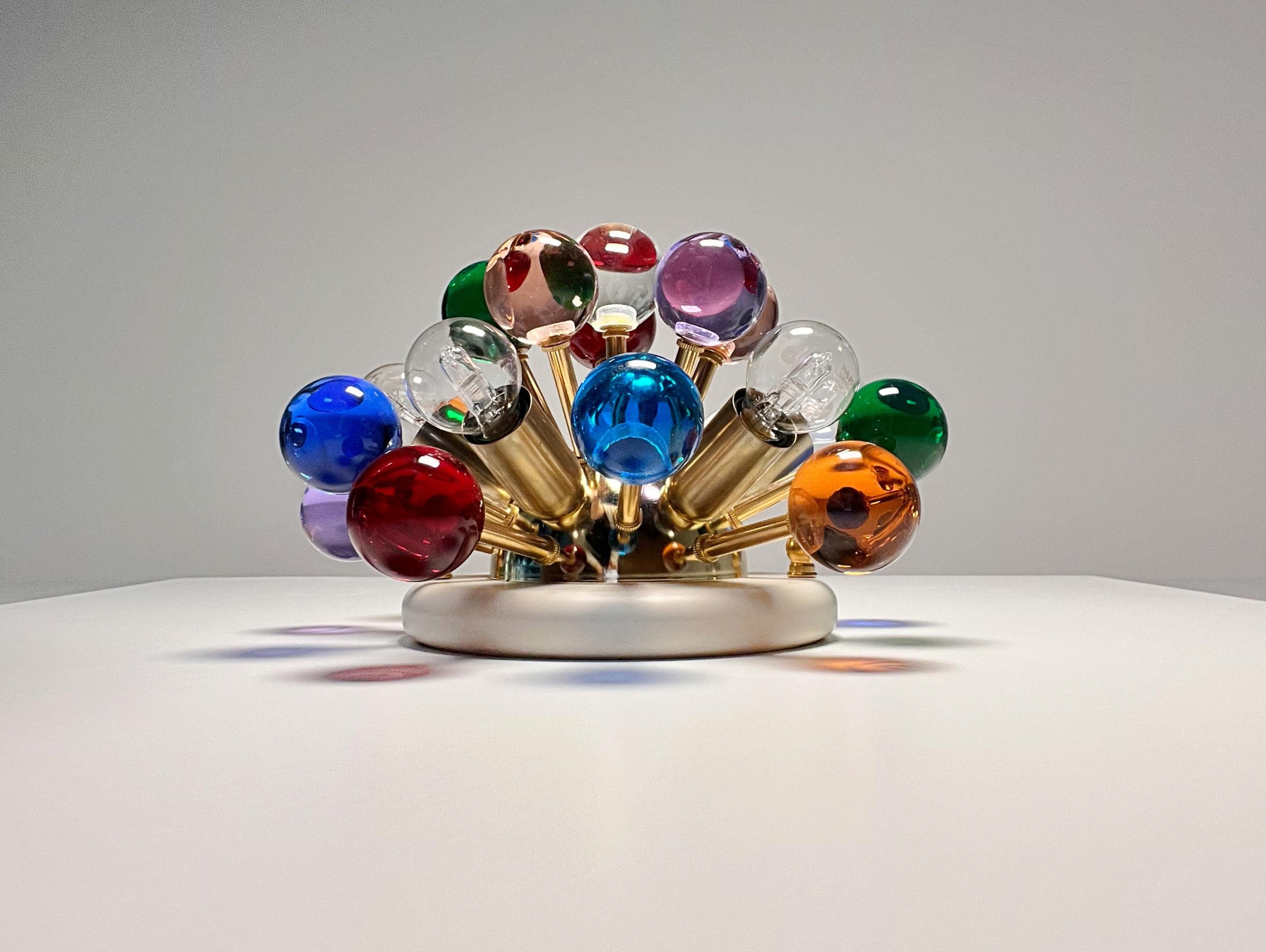 Paire d'appliques / plafonniers spoutniks en laiton de Murano -verres multicolores en vente 1