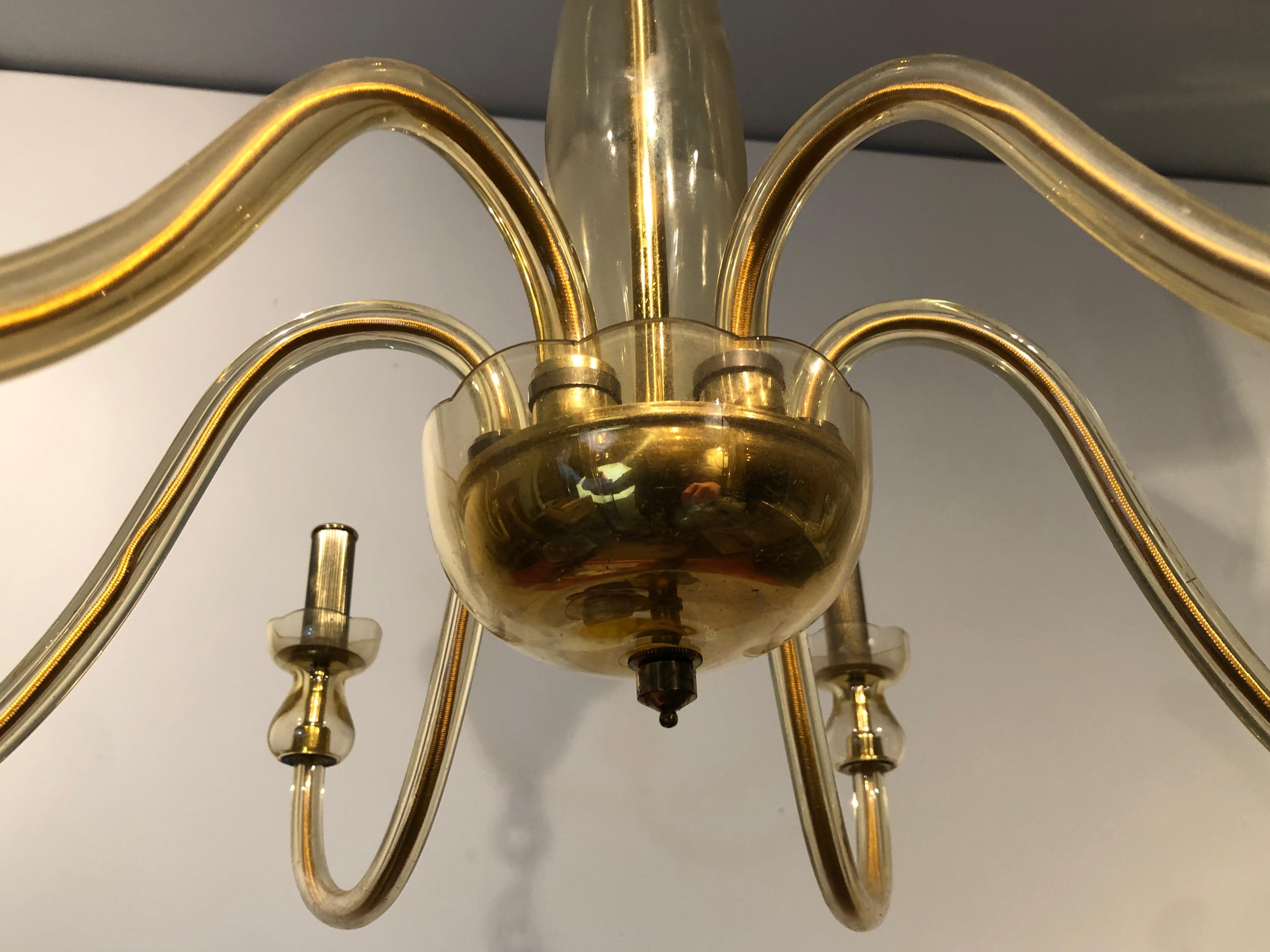 Paar champagnerfarbene Murano-Kristall-Kronleuchter. Italienische Arbeit. CIRCA 1970 im Angebot 5