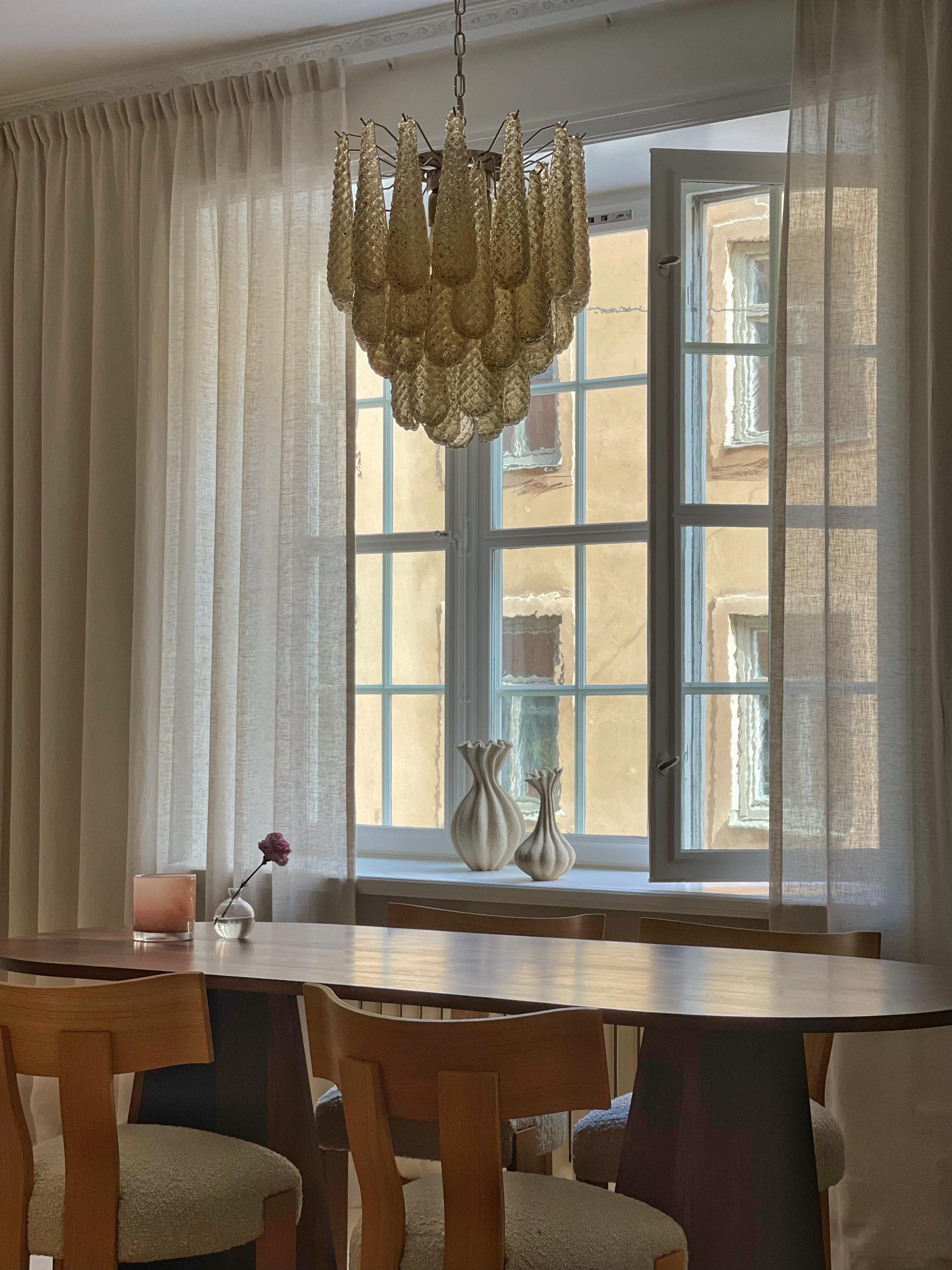 Coppia di lampadari di Murano con prismi d'ambra colorati in vendita 3