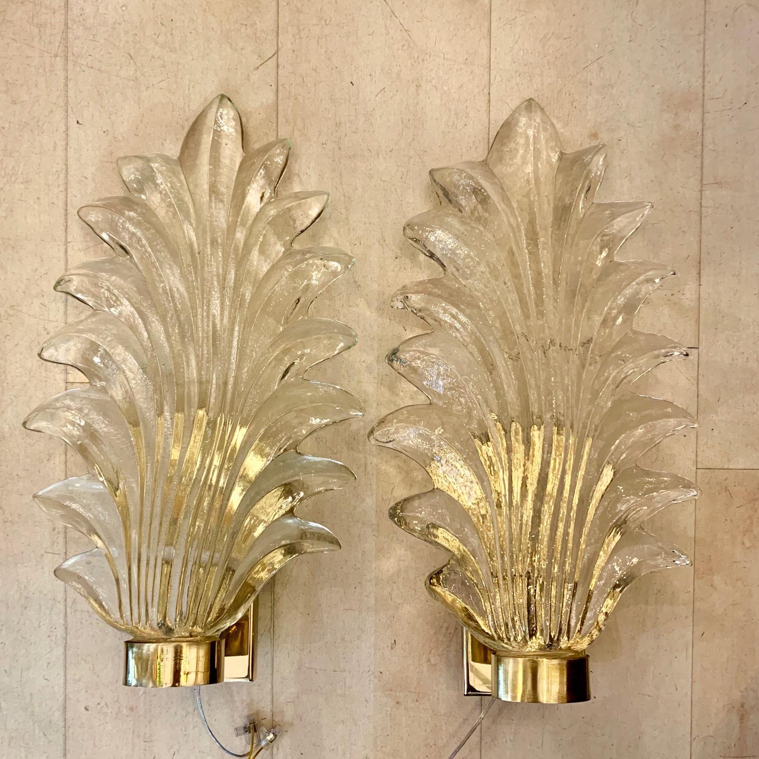 Mid-20th Century Pair of Murano Clear Glass Leaf Sconces Brass Structure, 1940s