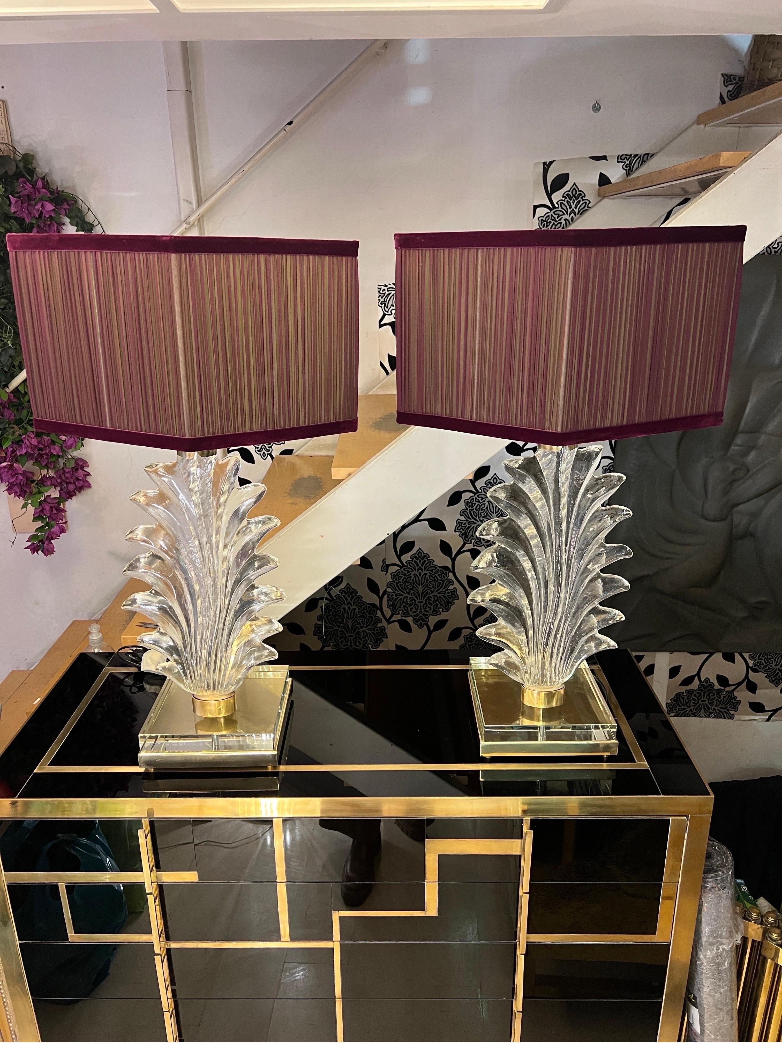 20th Century Pair of Murano Clear Glass Leaf Table Lamps with double color lampashades 1980s For Sale