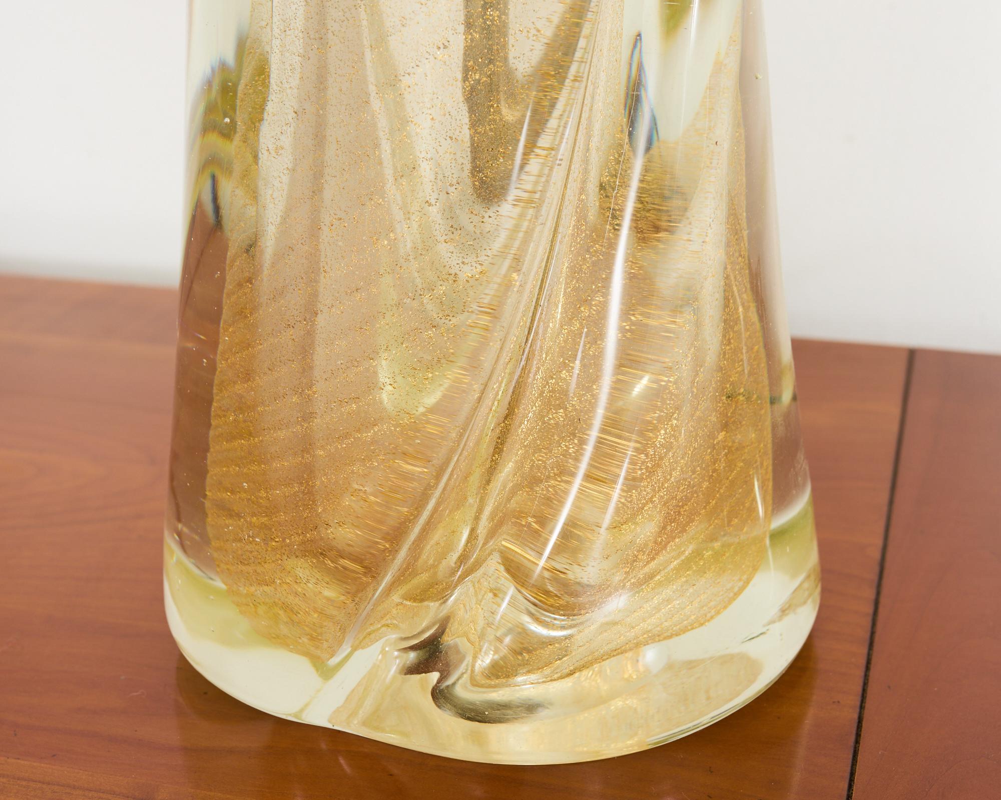 Pareja de Lámparas de Murano de Cristal Dorado Remolino de Salviati en venta 3