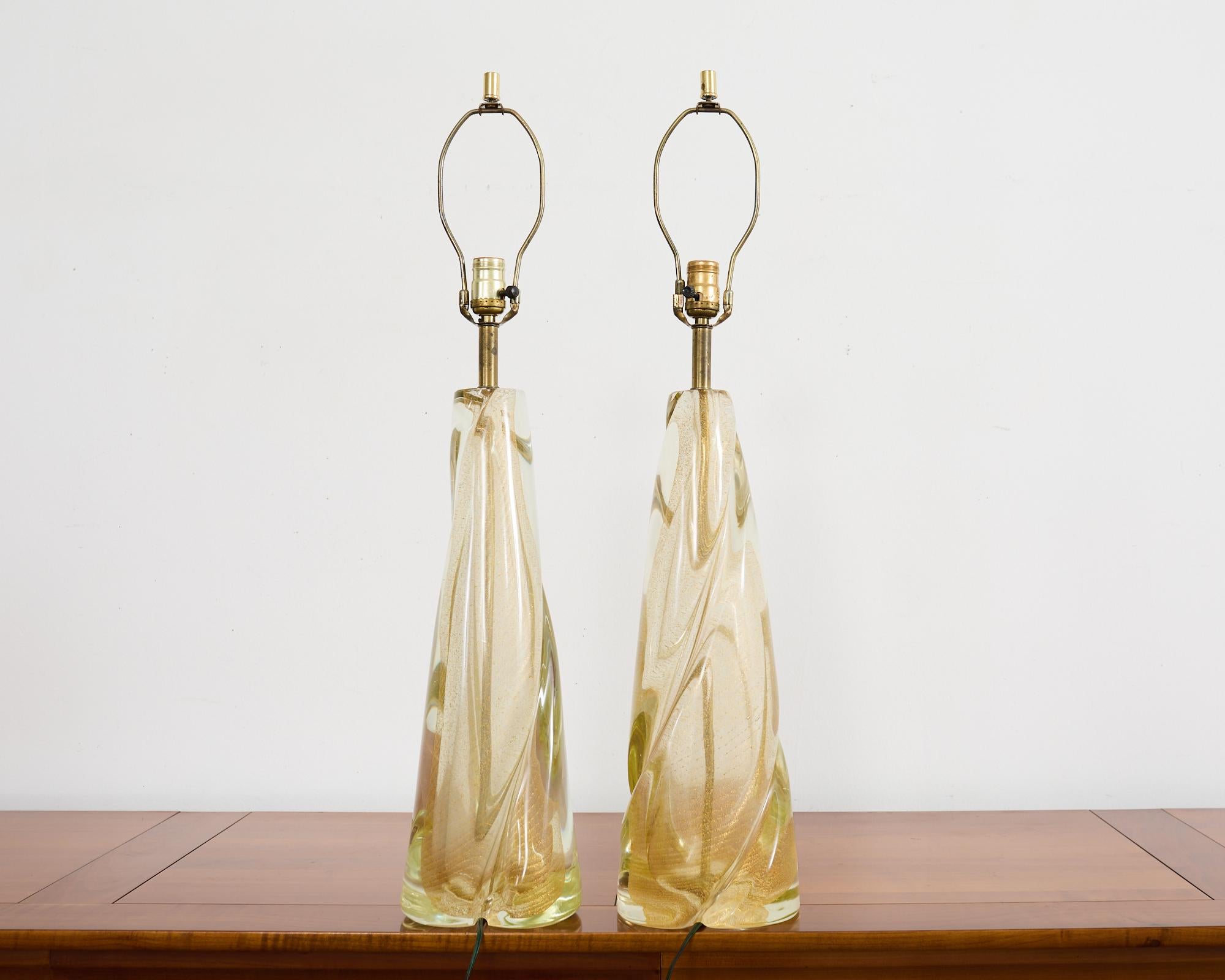 Pareja de Lámparas de Murano de Cristal Dorado Remolino de Salviati Italiano en venta