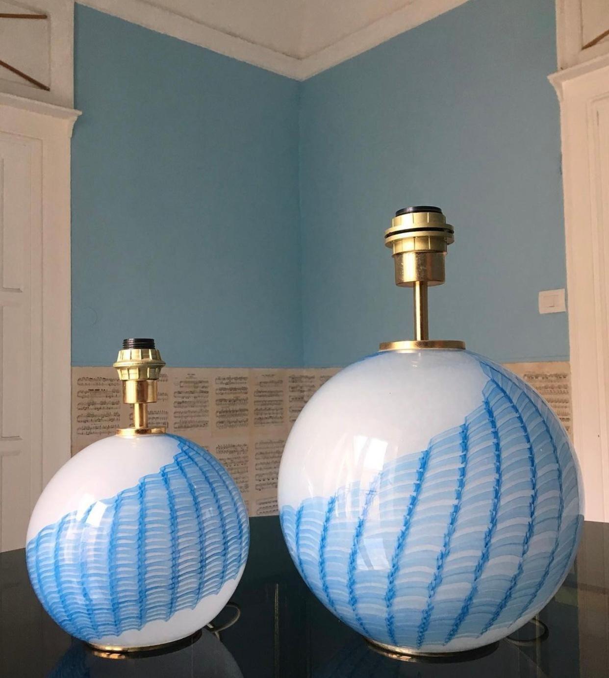 italien Paire de lampes de table en verre de Murano des années 1970  en vente