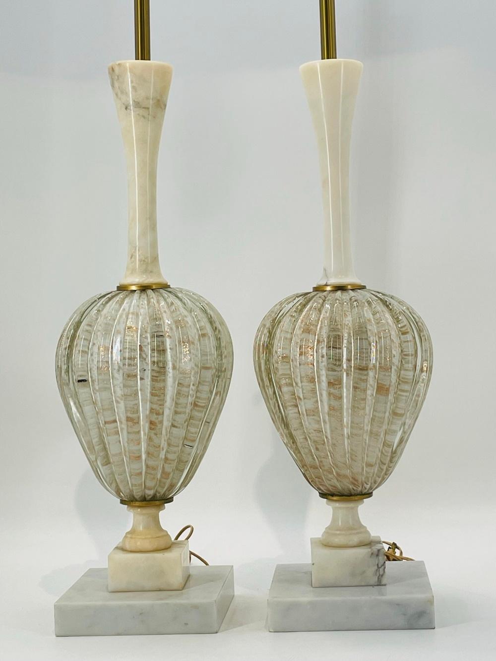 Milieu du XXe siècle Paire de lampes de table en verre de Murano et albâtre, Italie, années 1960 en vente