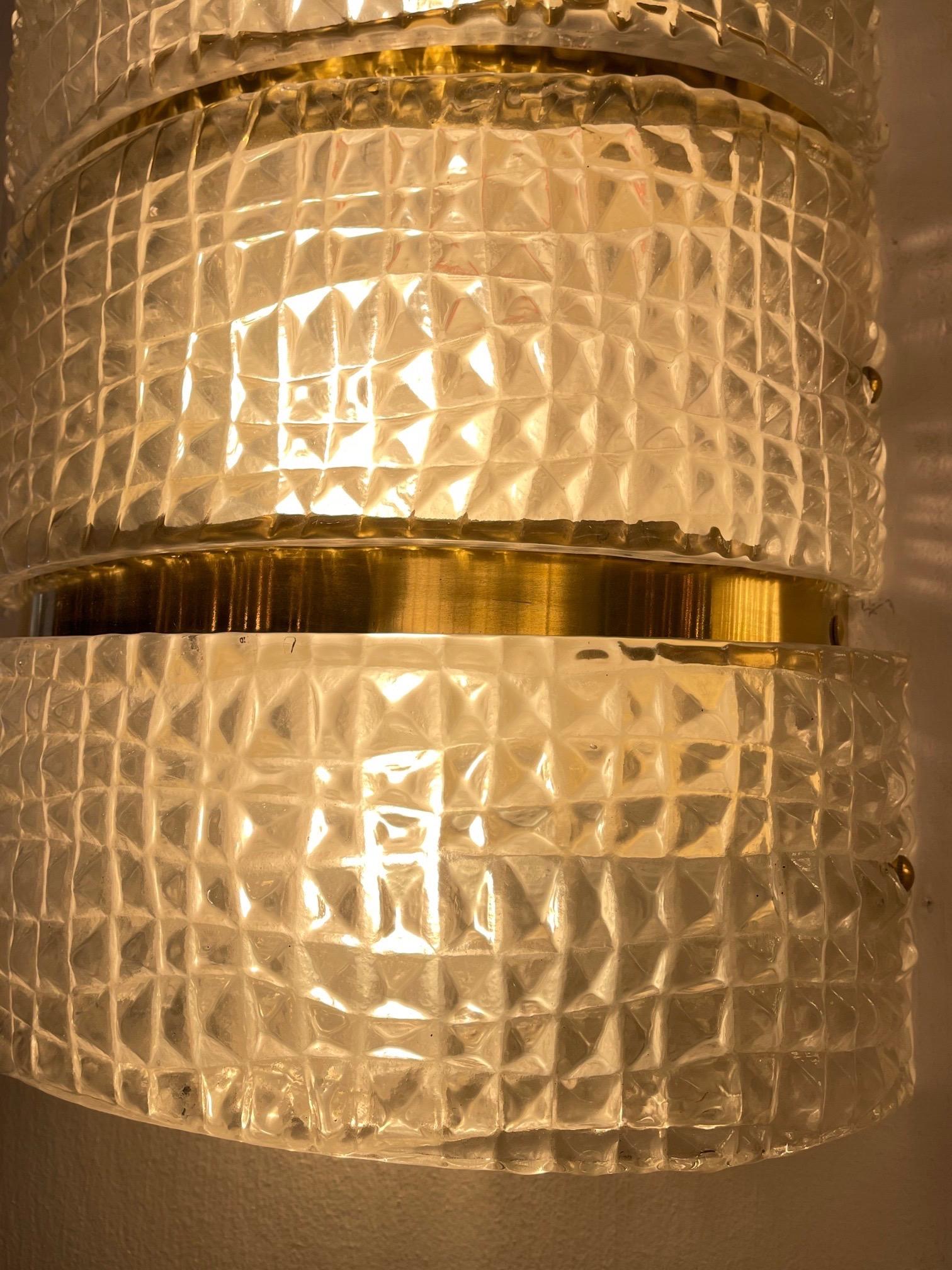 Italiano Coppia di lampade in vetro di Murano e ottone in stile barbiere in vendita