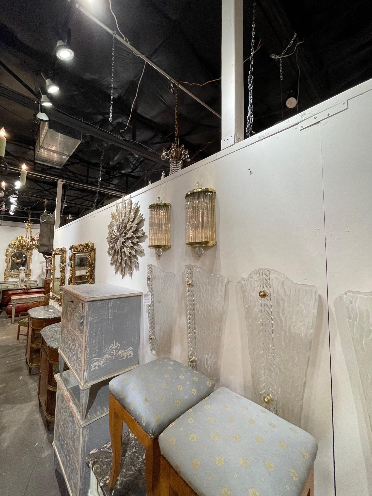 Ottone Coppia di lampade in vetro di Murano e ottone in stile barbiere in vendita