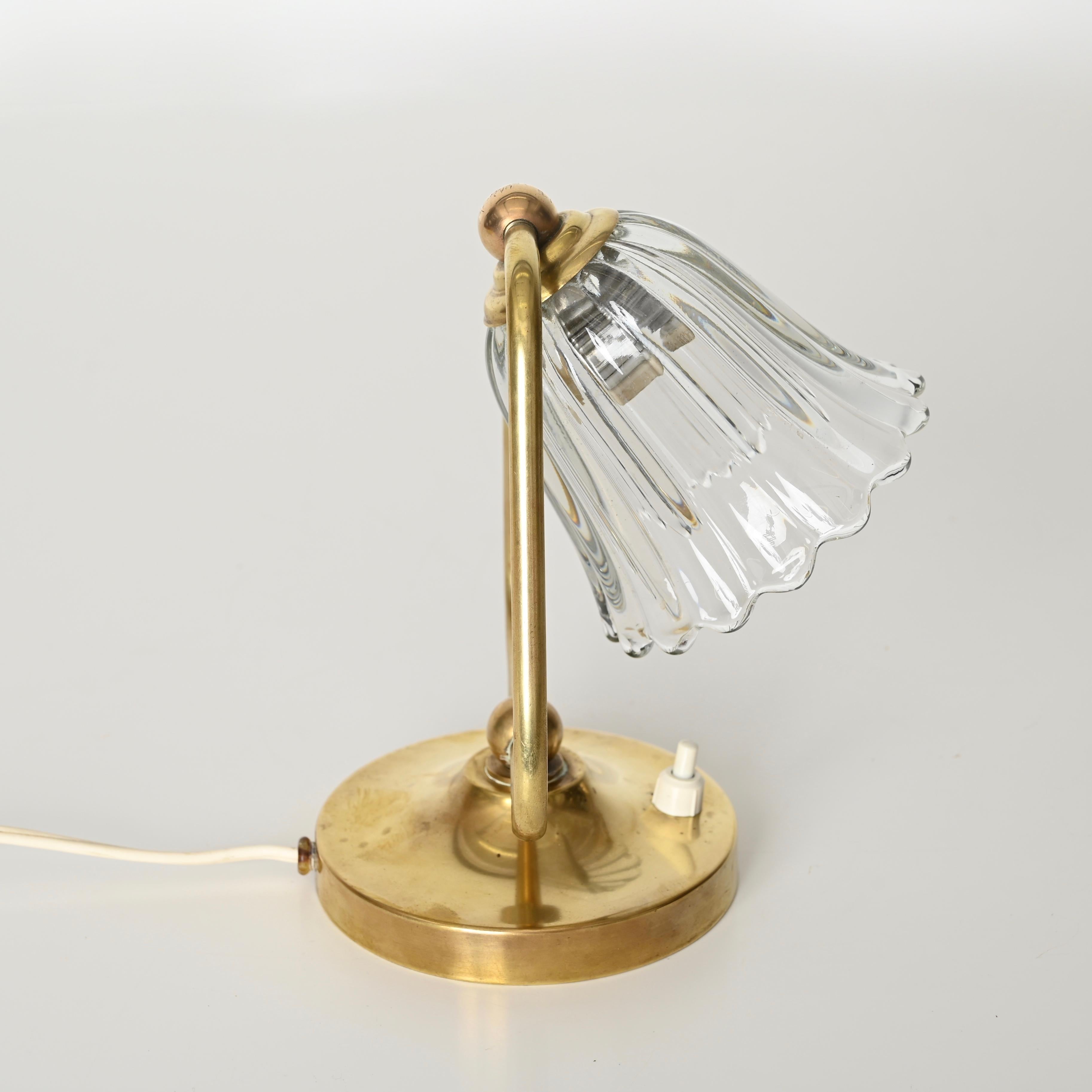 Coppia di lampade da tavolo a campana in vetro di Murano e ottone di Barovier, Italia, anni '1940 in vendita 4