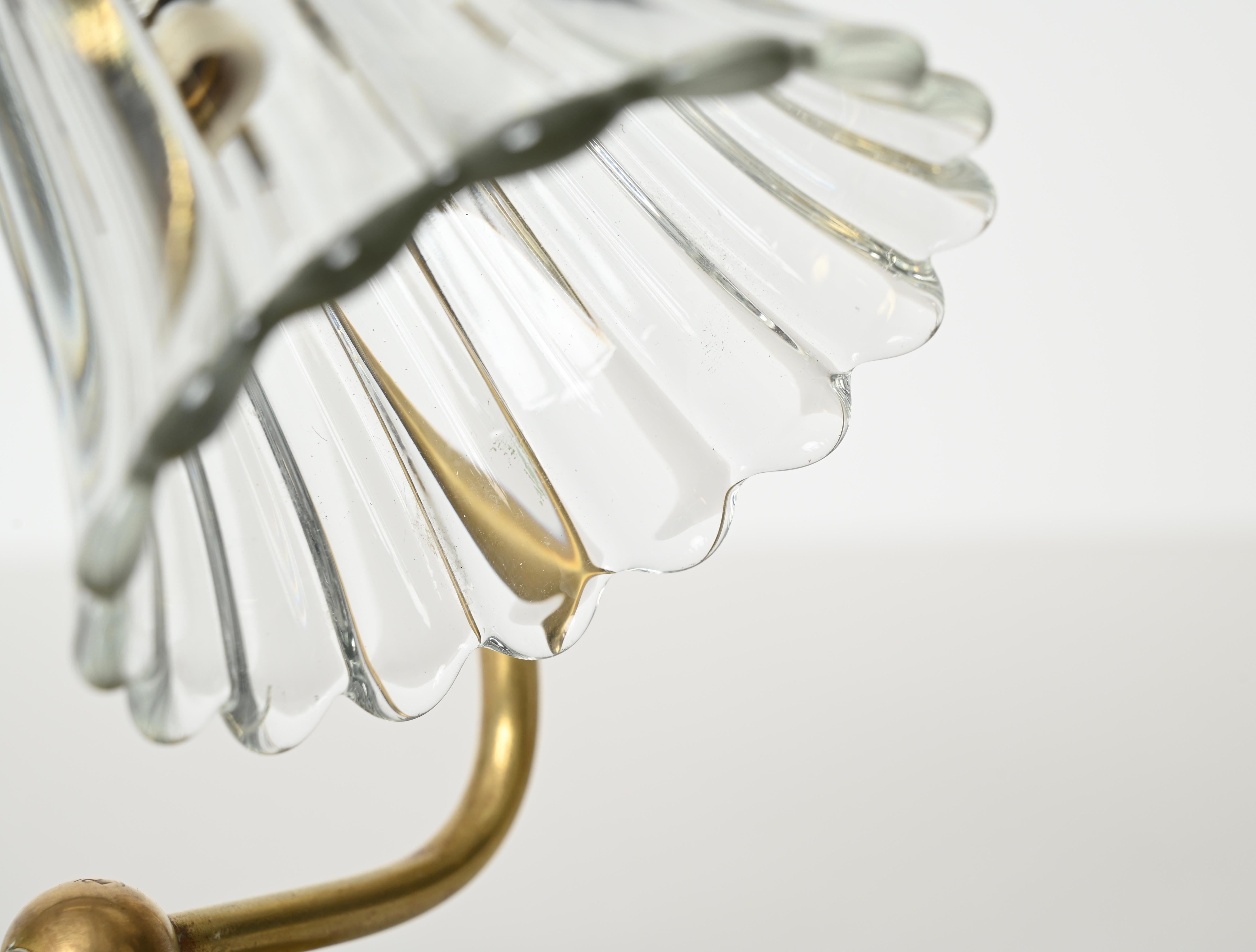 Coppia di lampade da tavolo a campana in vetro di Murano e ottone di Barovier, Italia, anni '1940 in vendita 5