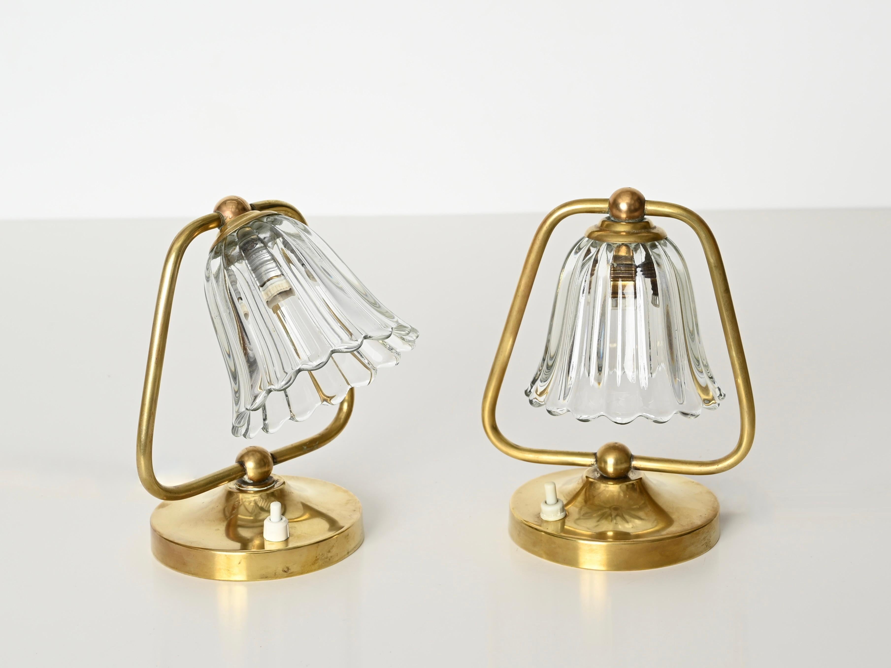 Coppia di lampade da tavolo a campana in vetro di Murano e ottone di Barovier, Italia, anni '1940 in vendita 6