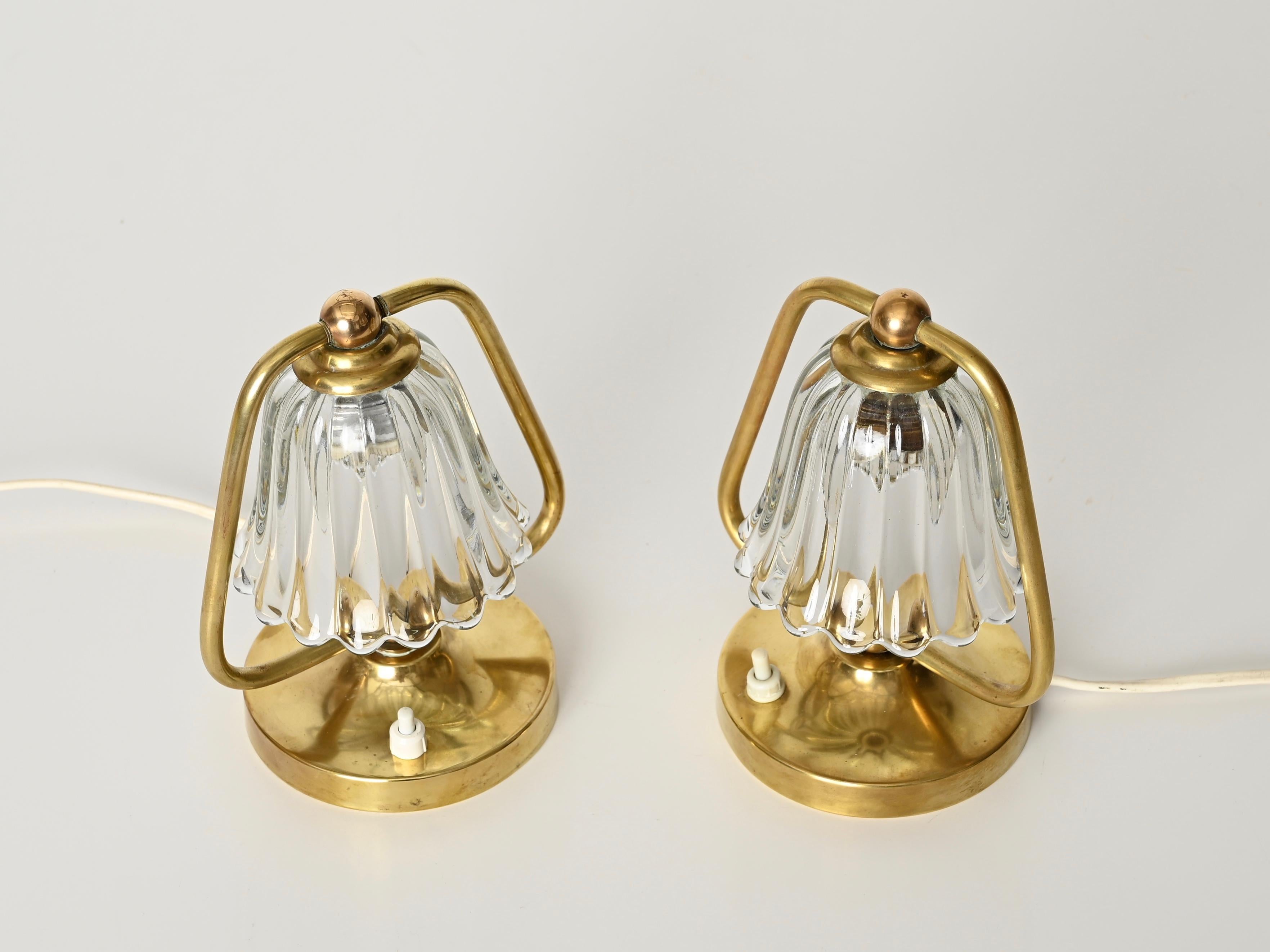 Coppia di lampade da tavolo a campana in vetro di Murano e ottone di Barovier, Italia, anni '1940 in vendita 7