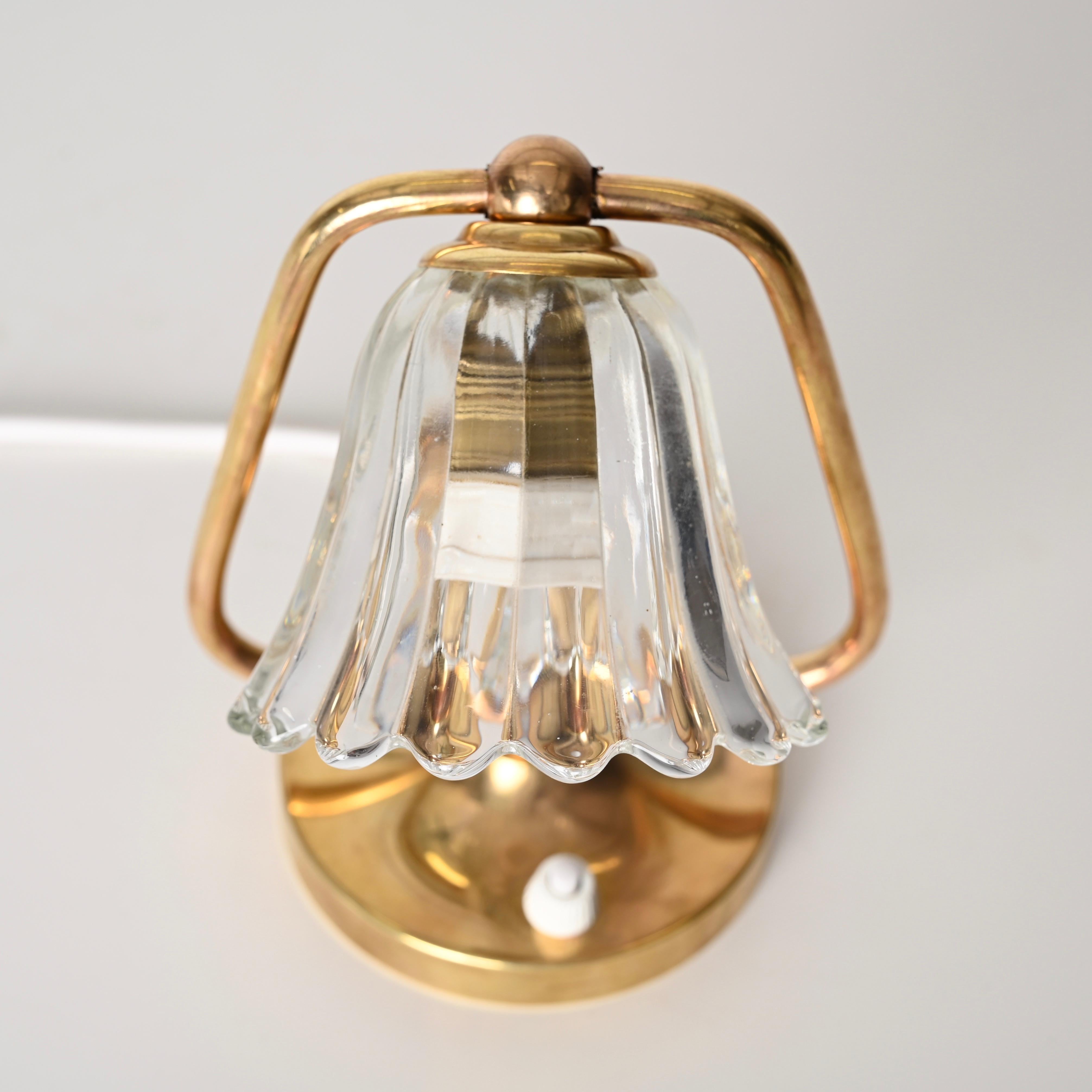Fait main Paire de lampes de table cloche en verre de Murano et laiton par Barovier, Italie, années 1940 en vente
