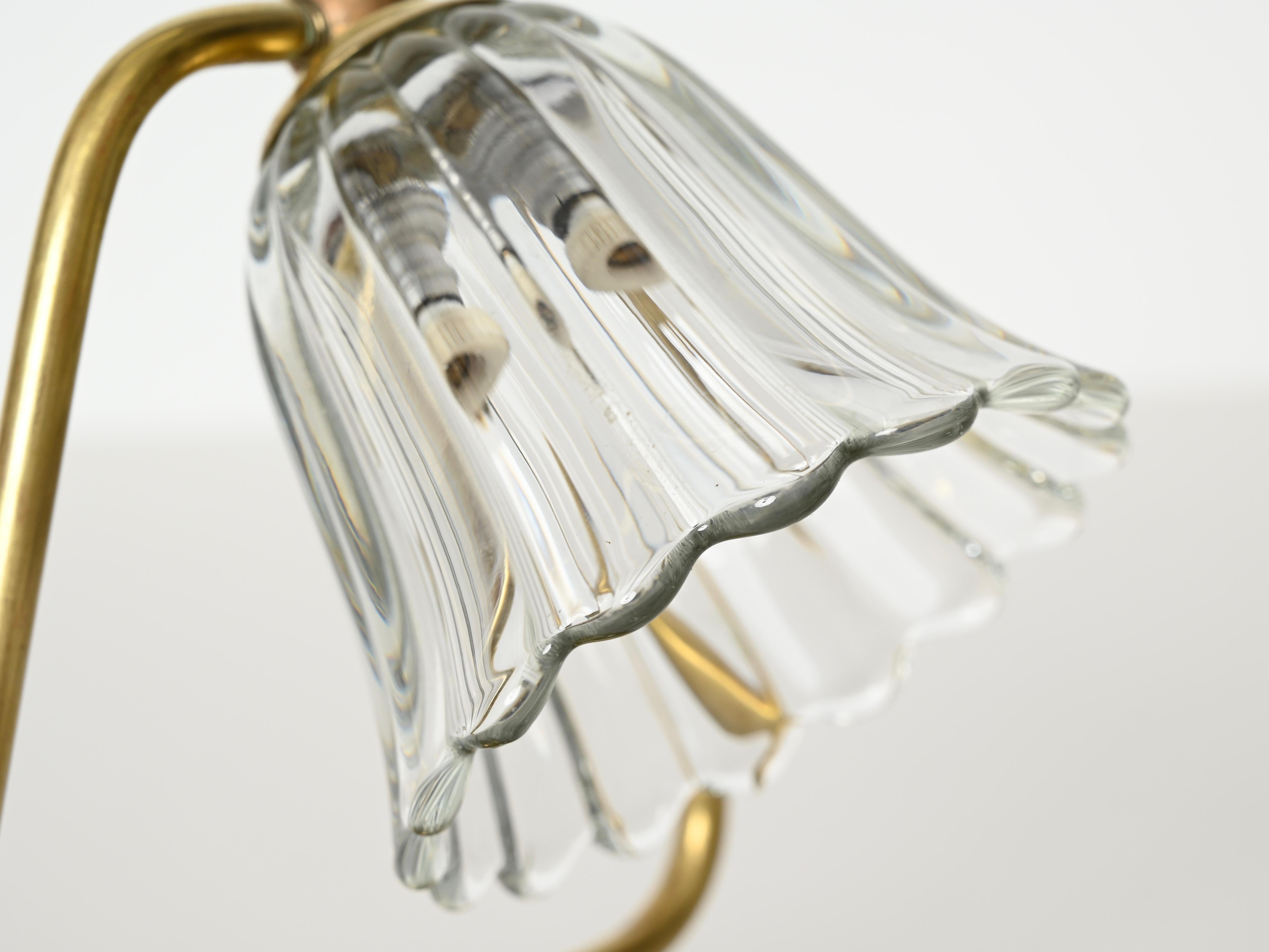 Coppia di lampade da tavolo a campana in vetro di Murano e ottone di Barovier, Italia, anni '1940 In condizioni buone in vendita a Roma, IT