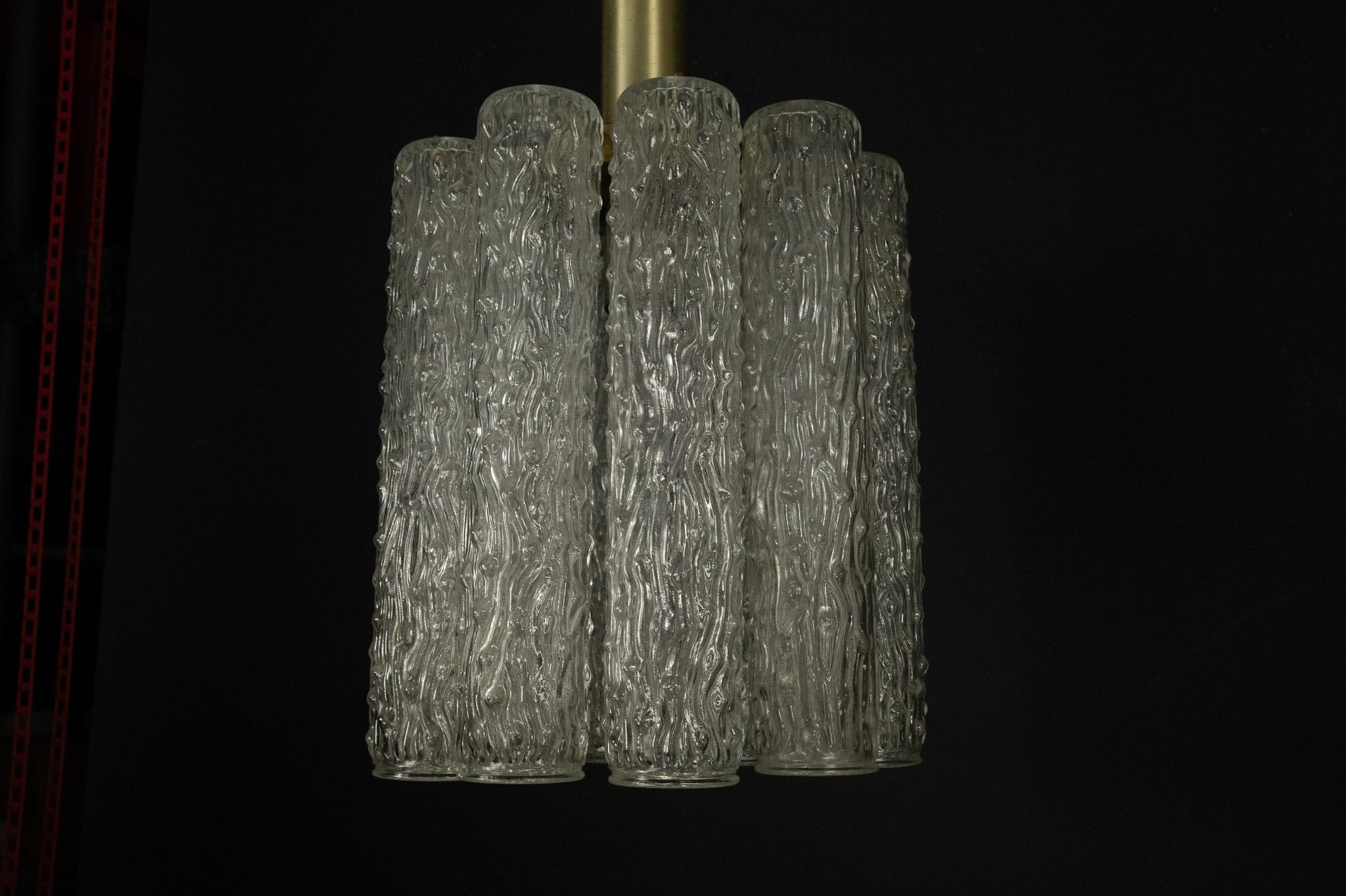 Coppia di lampadari in vetro di Murano e ottone nello stile di Toni Zuccheri. Italia in vendita 8