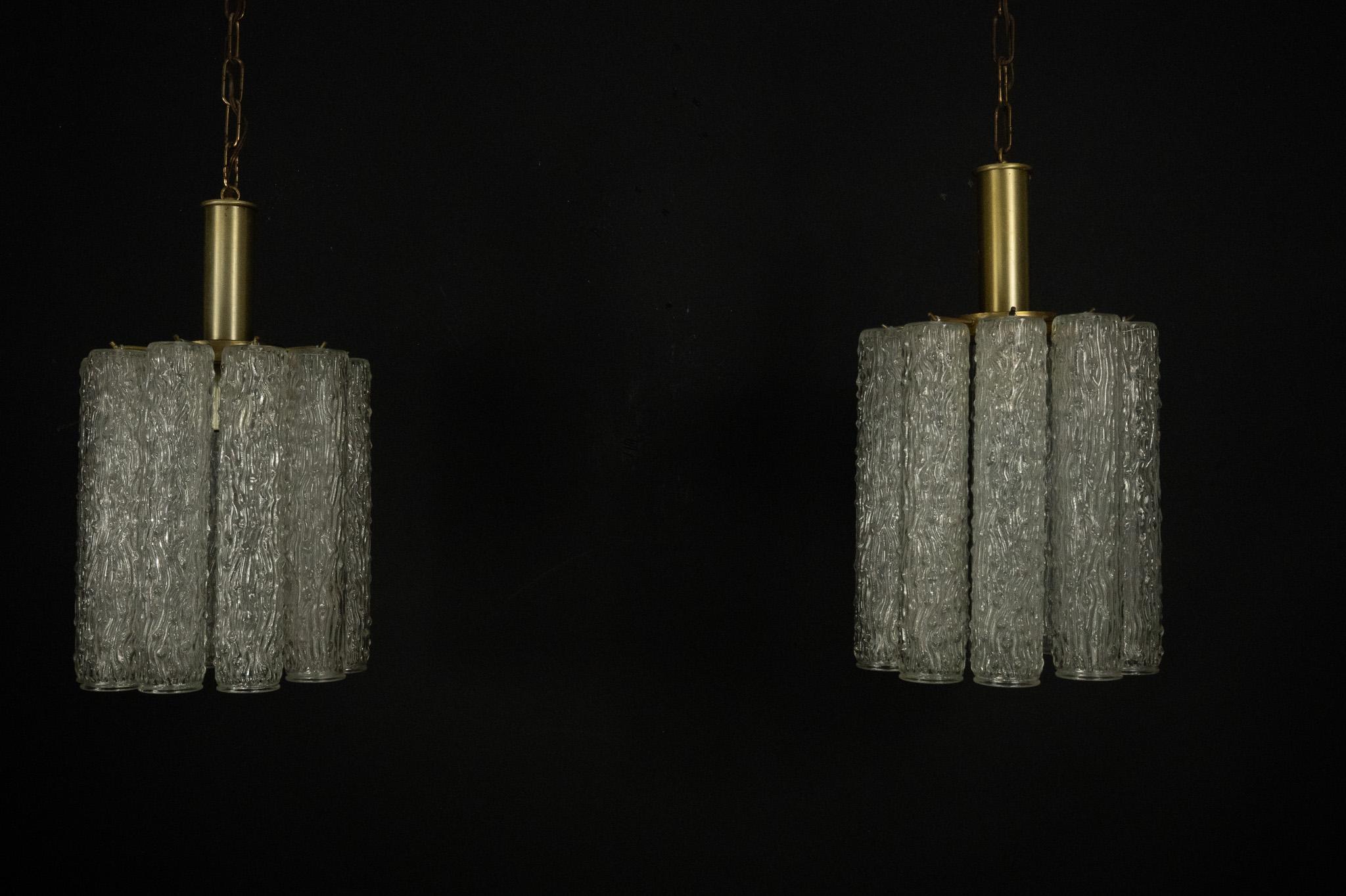 Coppia di lampadari in vetro di Murano e ottone nello stile di Toni Zuccheri. Italia in vendita 9