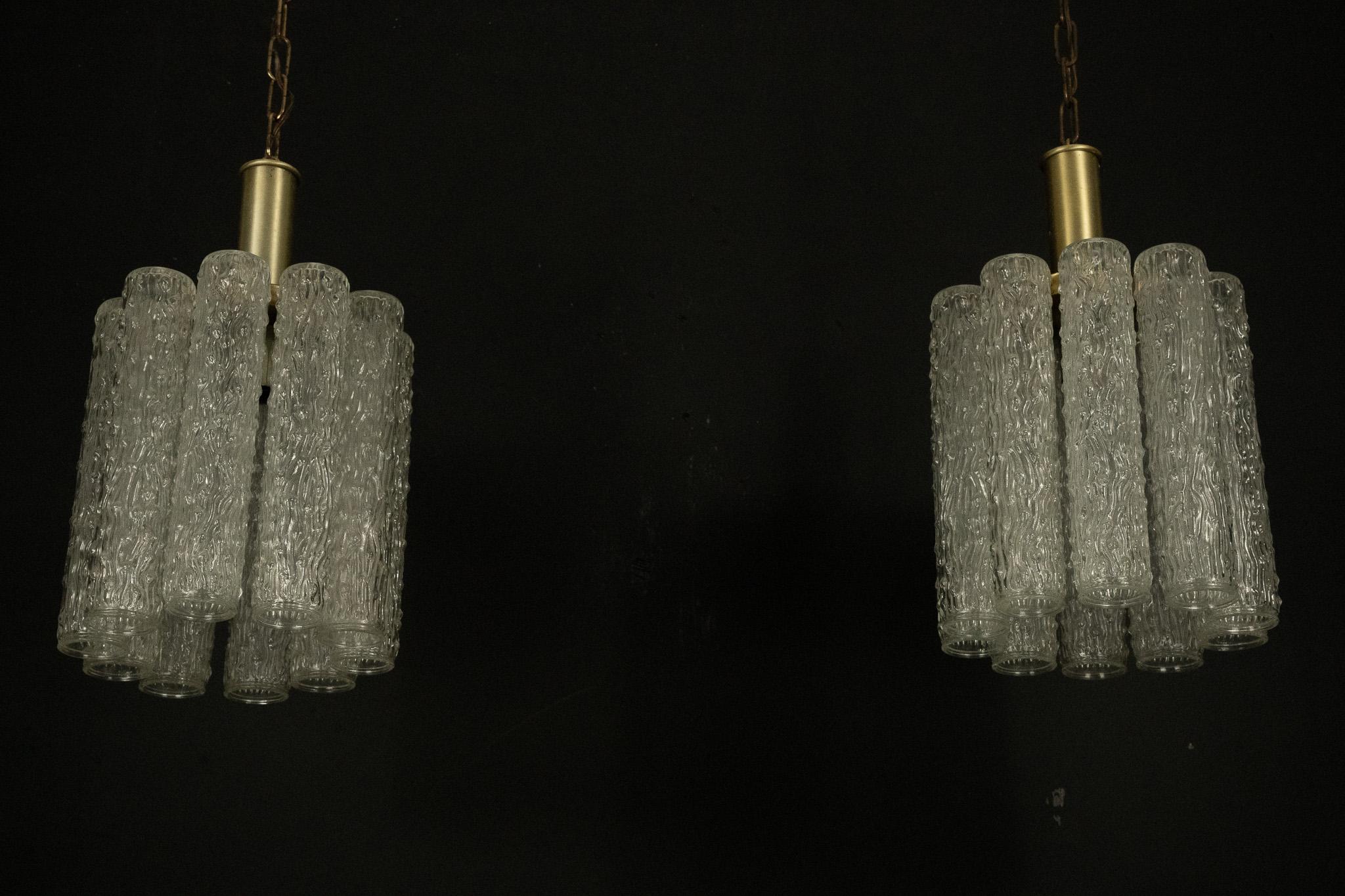 Coppia di lampadari in vetro di Murano e ottone nello stile di Toni Zuccheri. Italia In condizioni buone in vendita a Catania, CT
