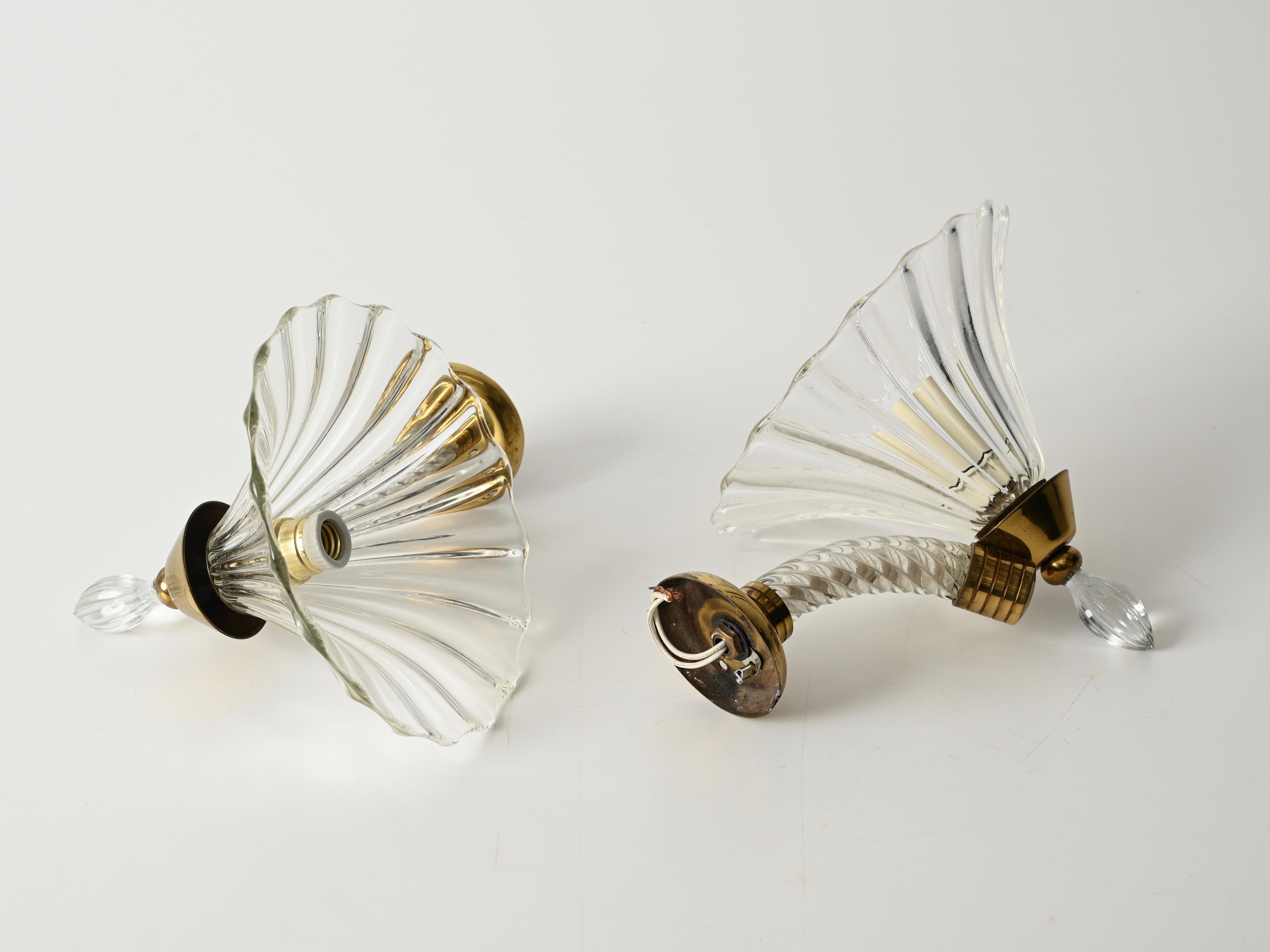 Pareja de candelabros florales de cristal de Murano y latón, de Barovier, Italia Años 50 en venta 6