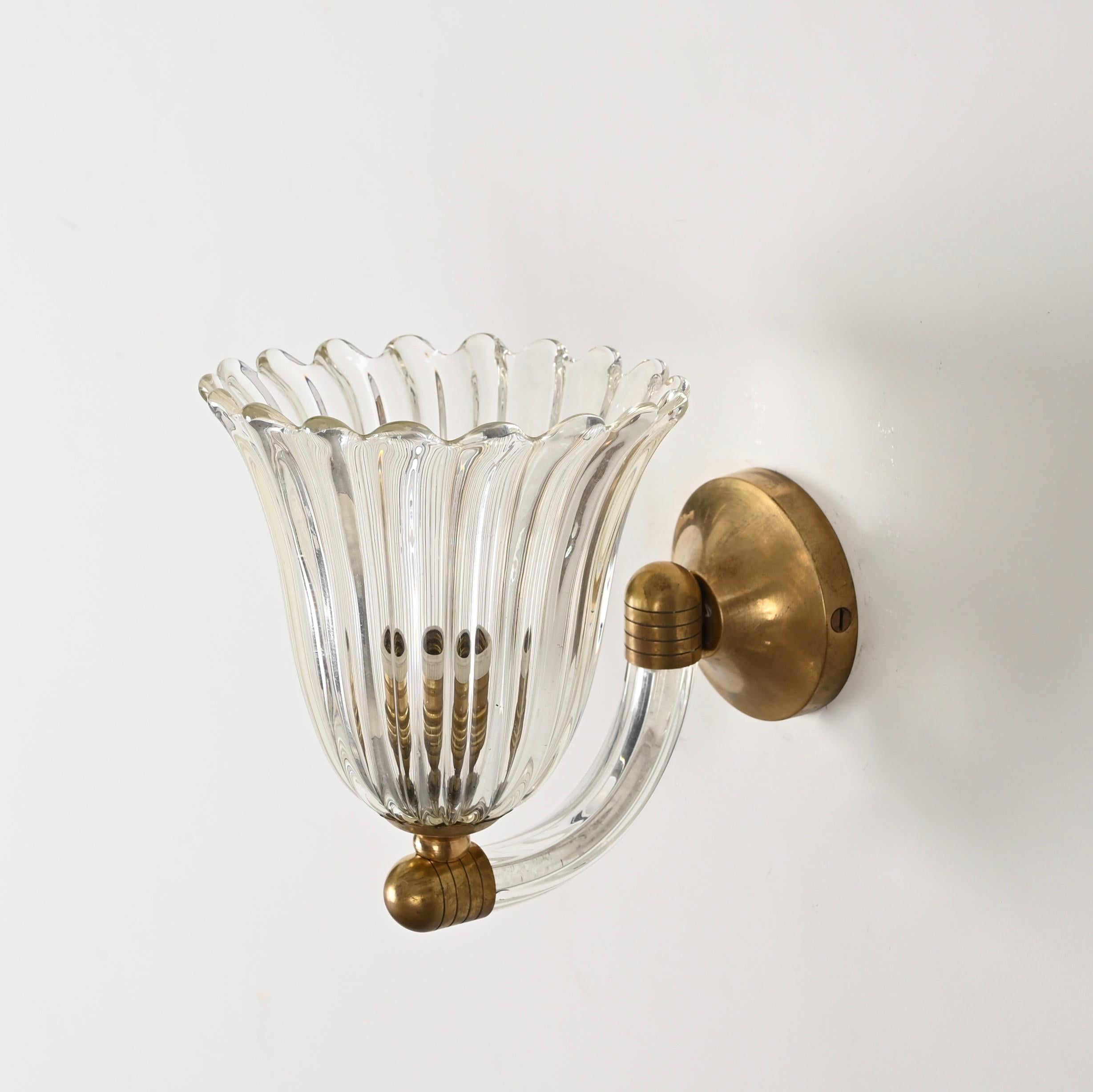 Pair of Murano Glass and Brass Flower Sconces, by Barovier, Italy 1950s In Good Condition In Roma, IT