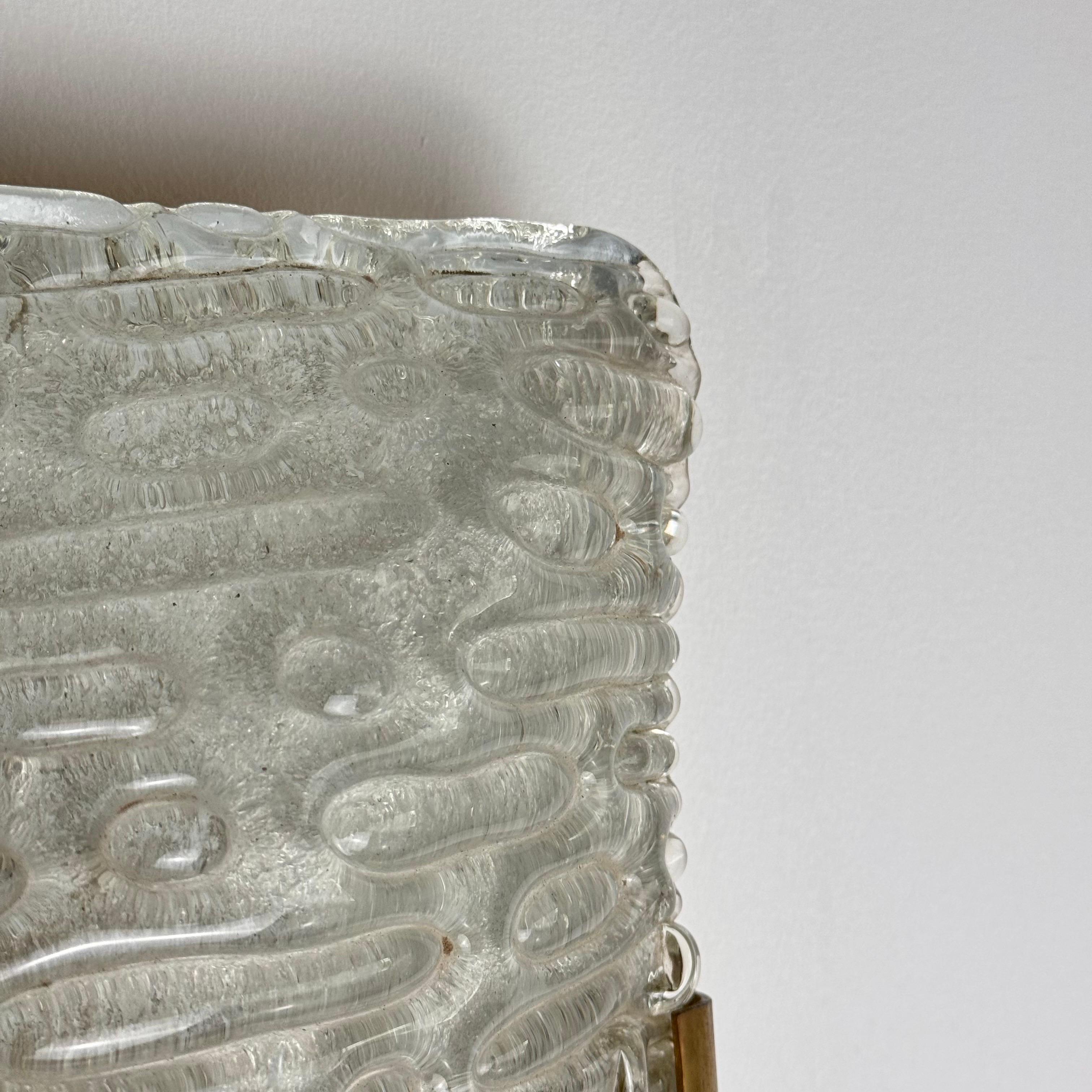 Coppia di lampade in vetro di Murano e ottone attribuite a Fontana Arte, 1960 in vendita 2