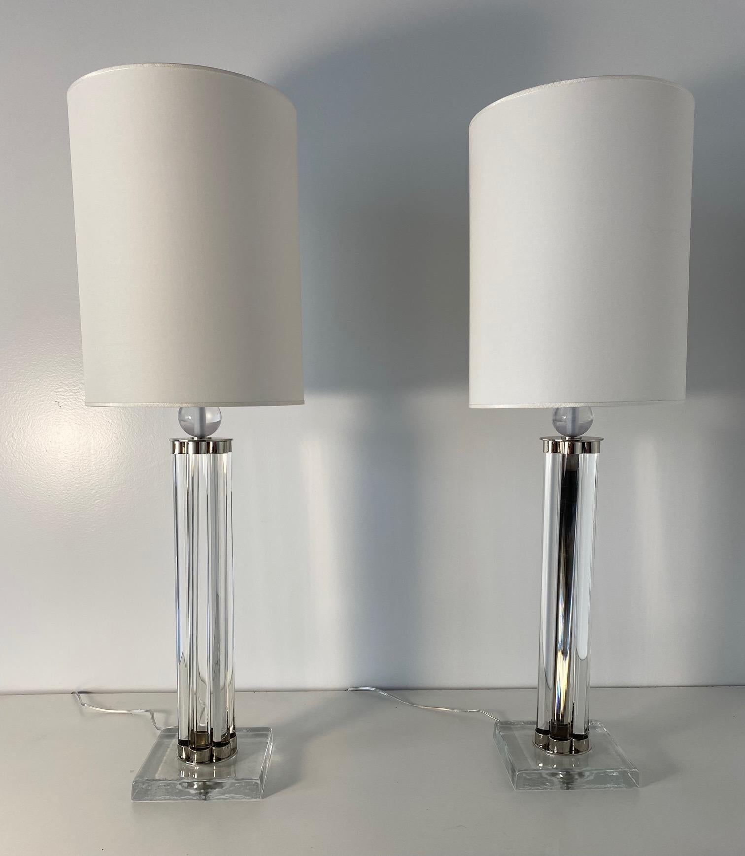 Paire de lampes de bureau en verre de Murano et chrome avec abat-jour blanc  en vente 4