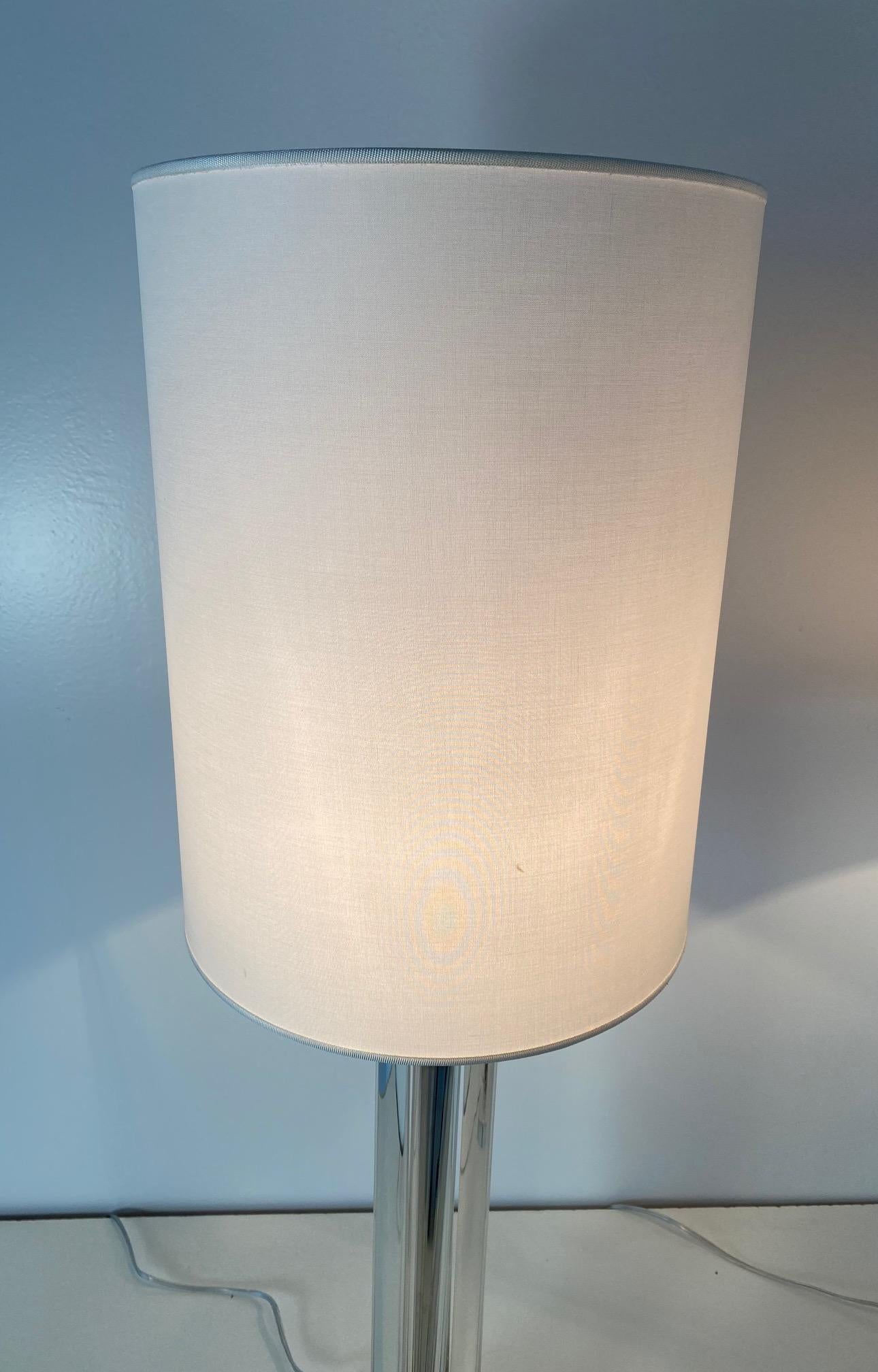Paire de lampes de bureau en verre de Murano et chrome avec abat-jour blanc  en vente 2