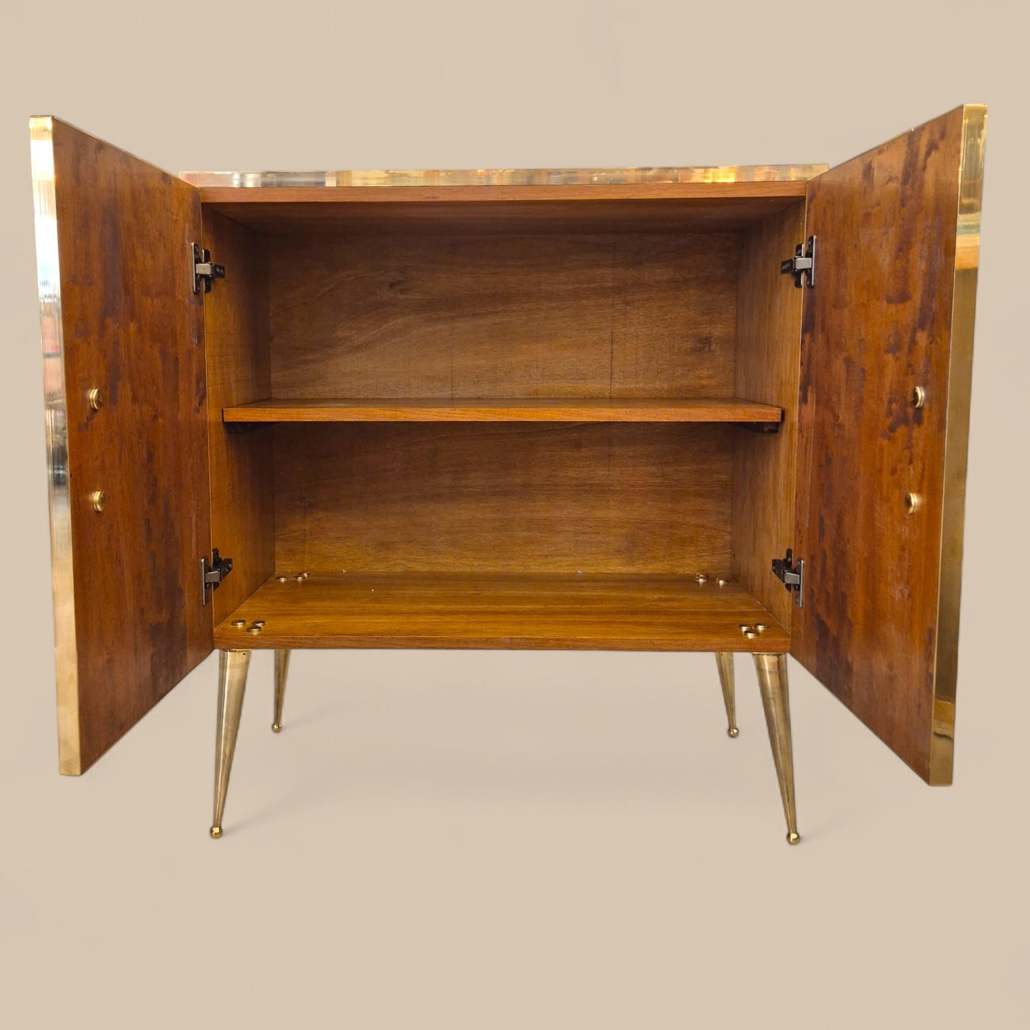 Pair of Murano Glass and Gilded Brass cabinets, Italy, Circa 1960/70 For Sale 6