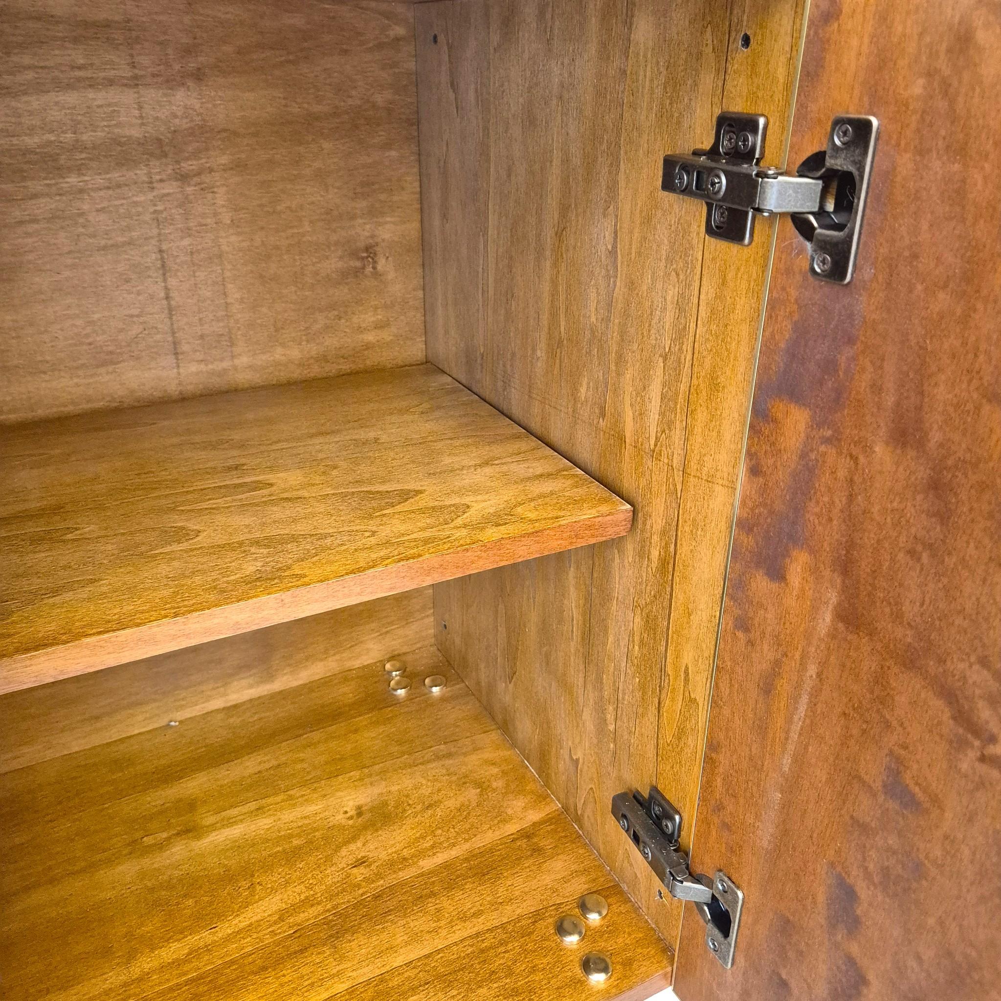 Pair of Murano Glass and Gilded Brass cabinets, Italy, Circa 1960/70 For Sale 7