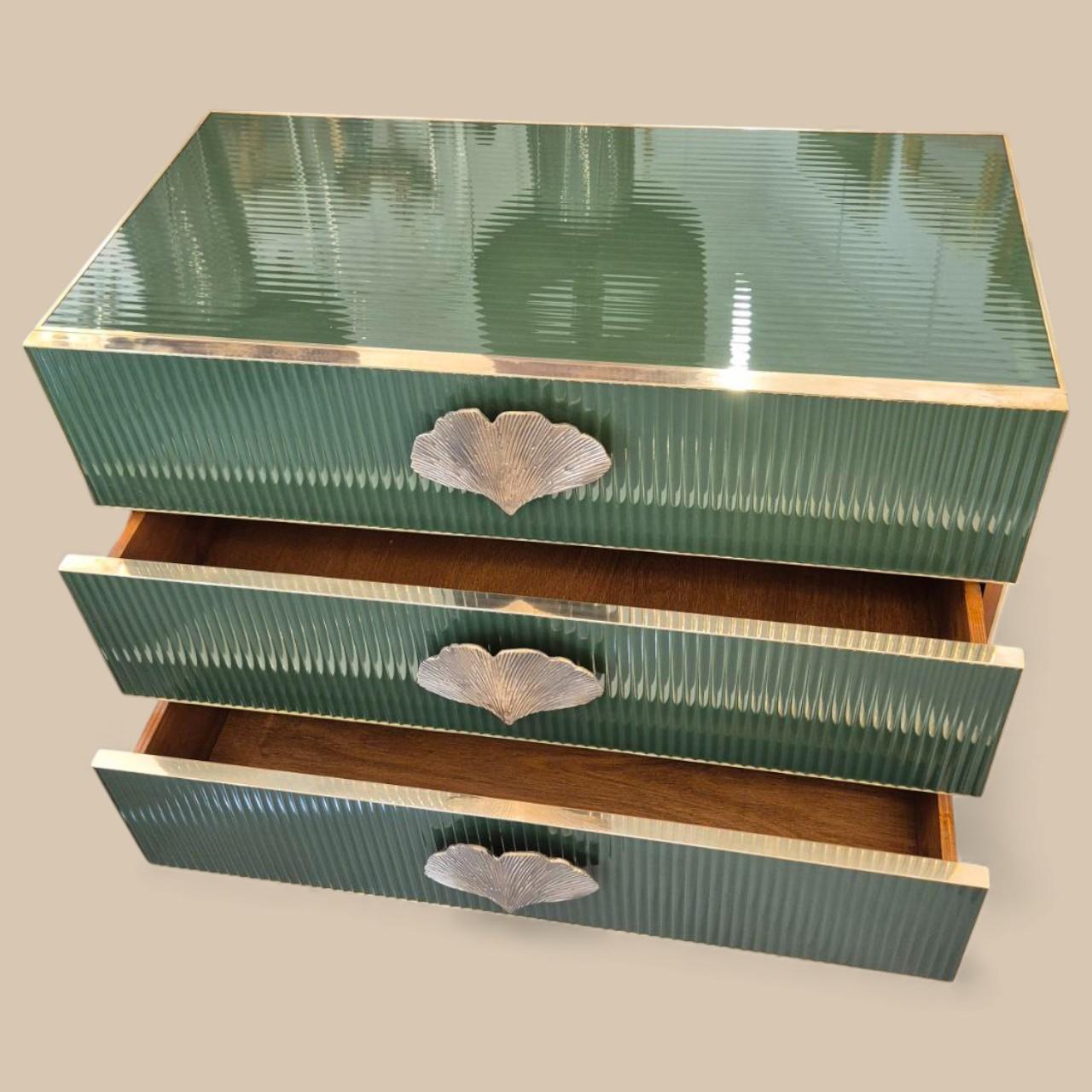 Ottone Coppia di consolle in vetro di Murano e ottone dorato, circa 1960/70 in vendita