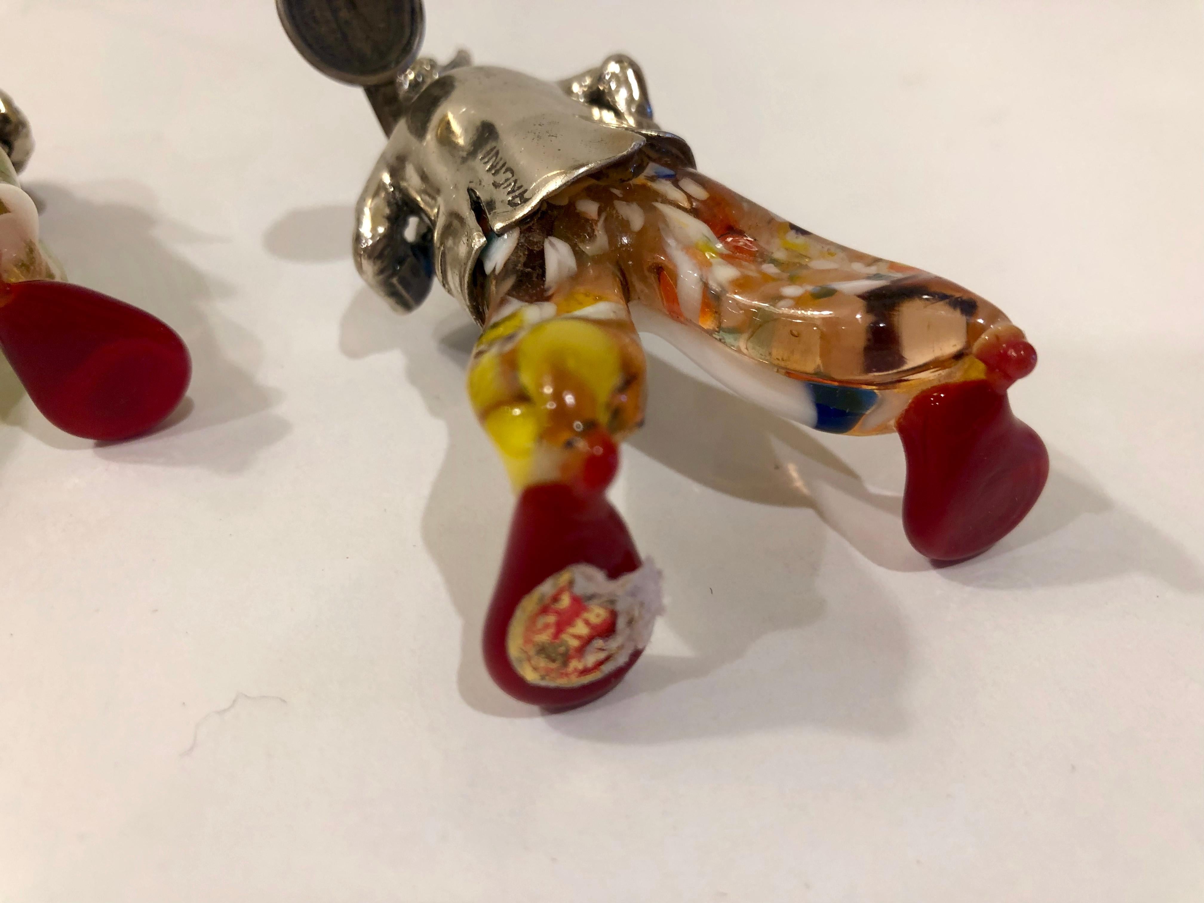 20ième siècle Paire de clowns musiciens en verre de Murano et argent sterling par Vittorio Angini en vente