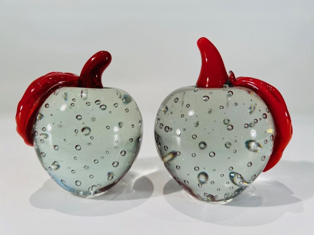 Italian Pair of Murano glass bicolor apples with bulicante. For Sale