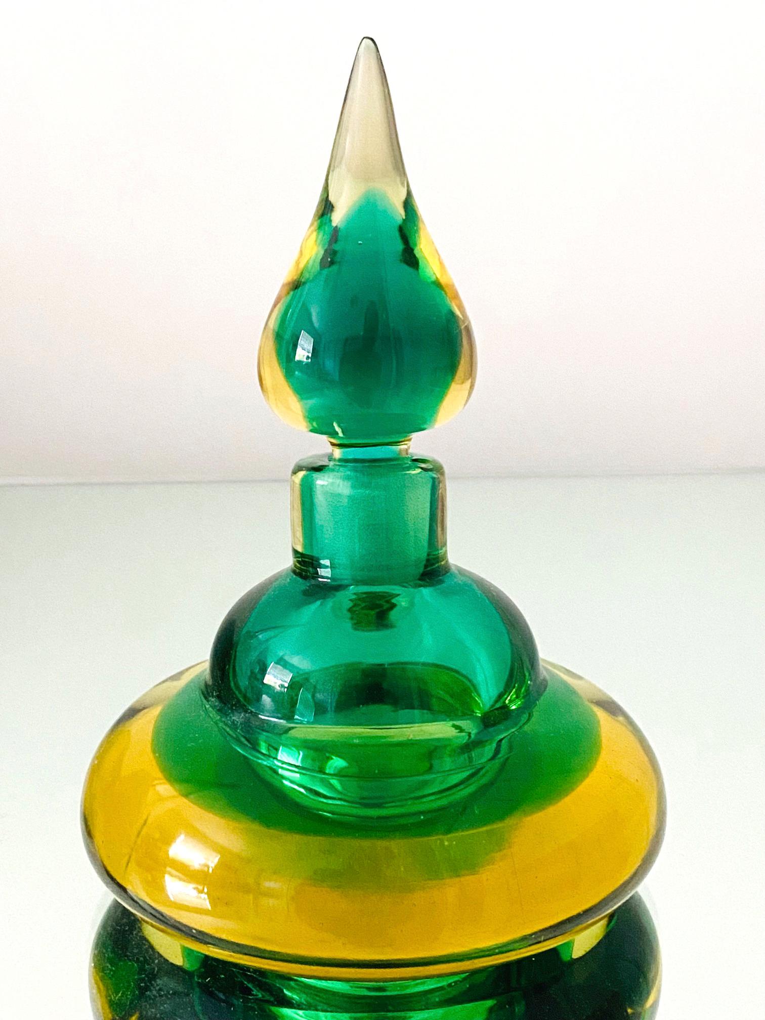 Pair of Murano Glass Bottles in Green and Yellow by Flavio Poli, Italy, c. 1960 In Good Condition In Fort Lauderdale, FL
