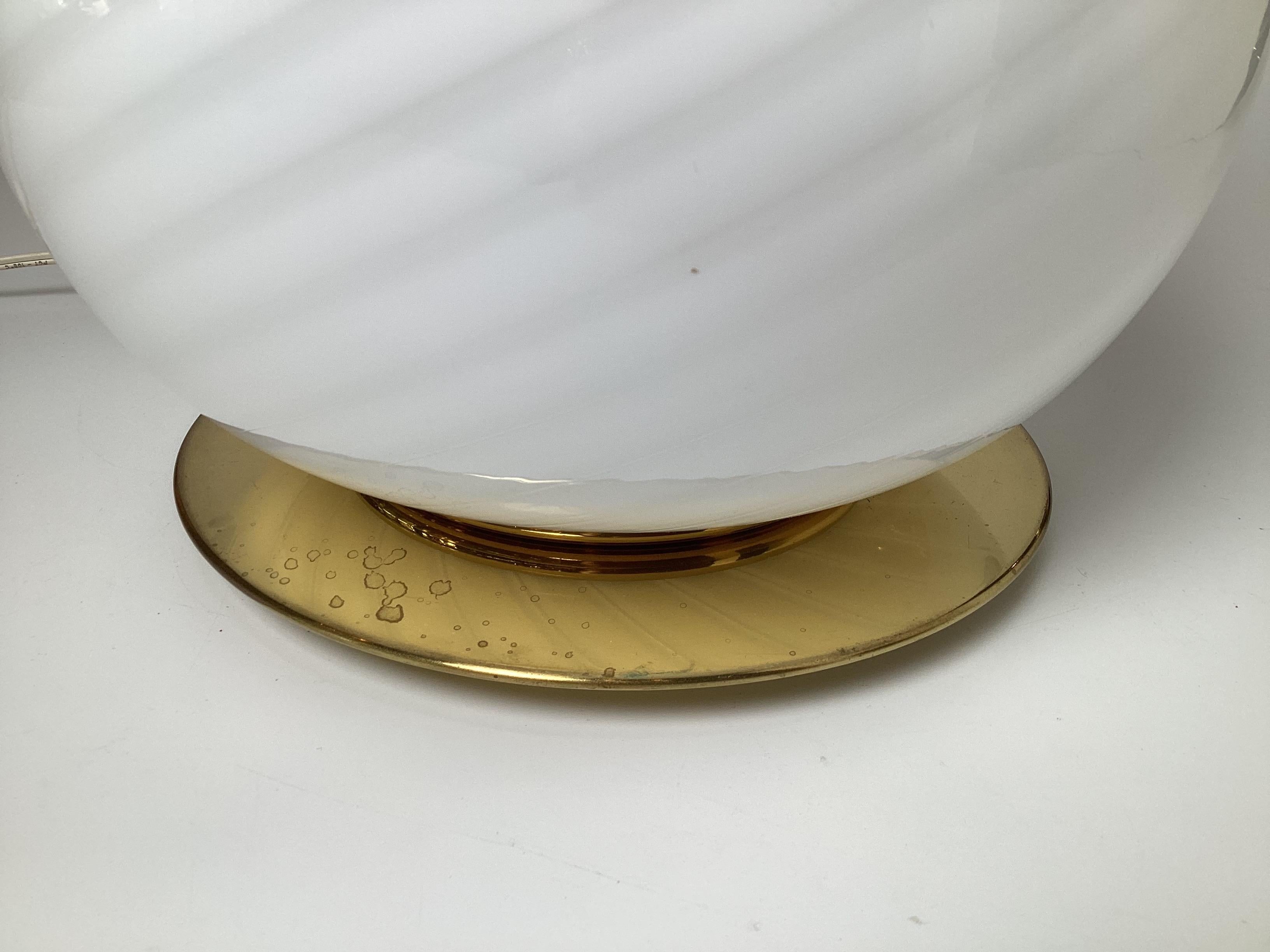 Paar Murano-Glas-Eierform-Lampen aus der Mitte des Jahrhunderts (Italienisch) im Angebot