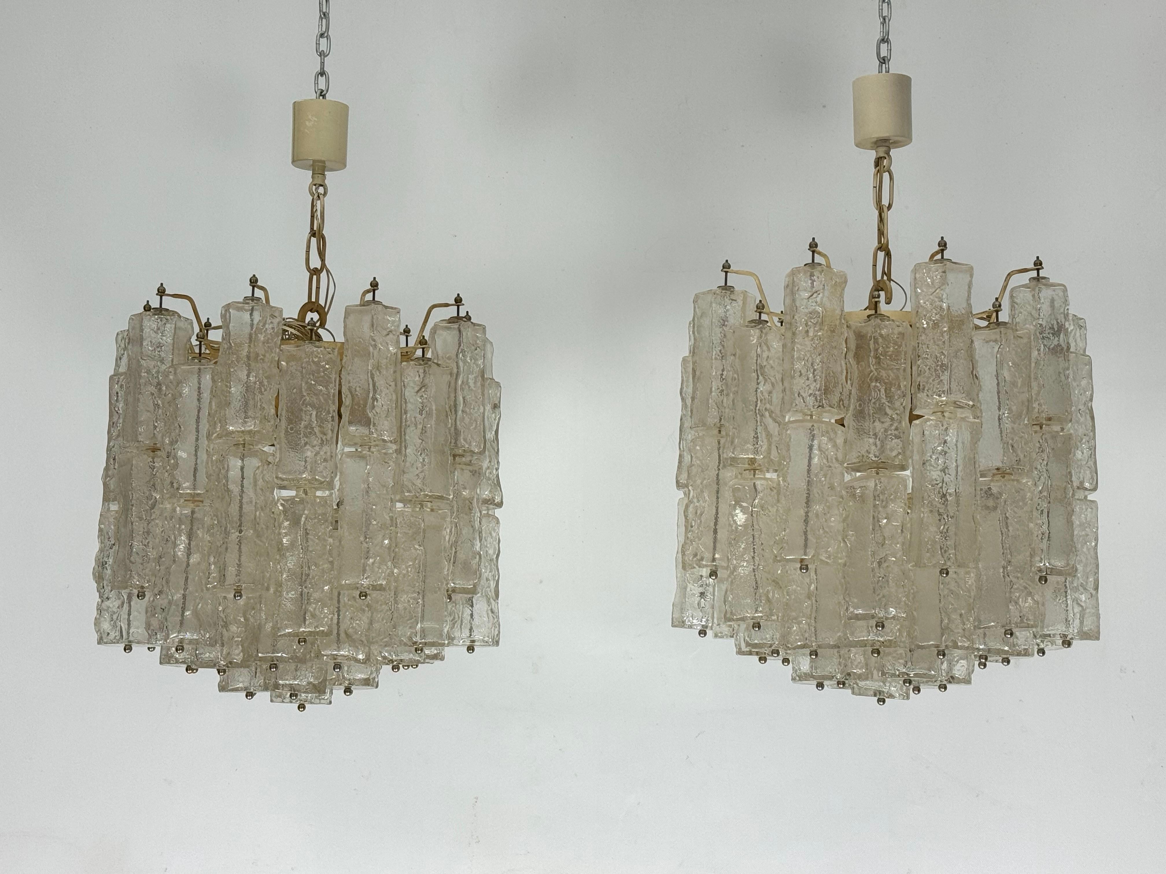 Pair of Murano glass elements chandelier by Venini. Italy 1970s. For Sale 3