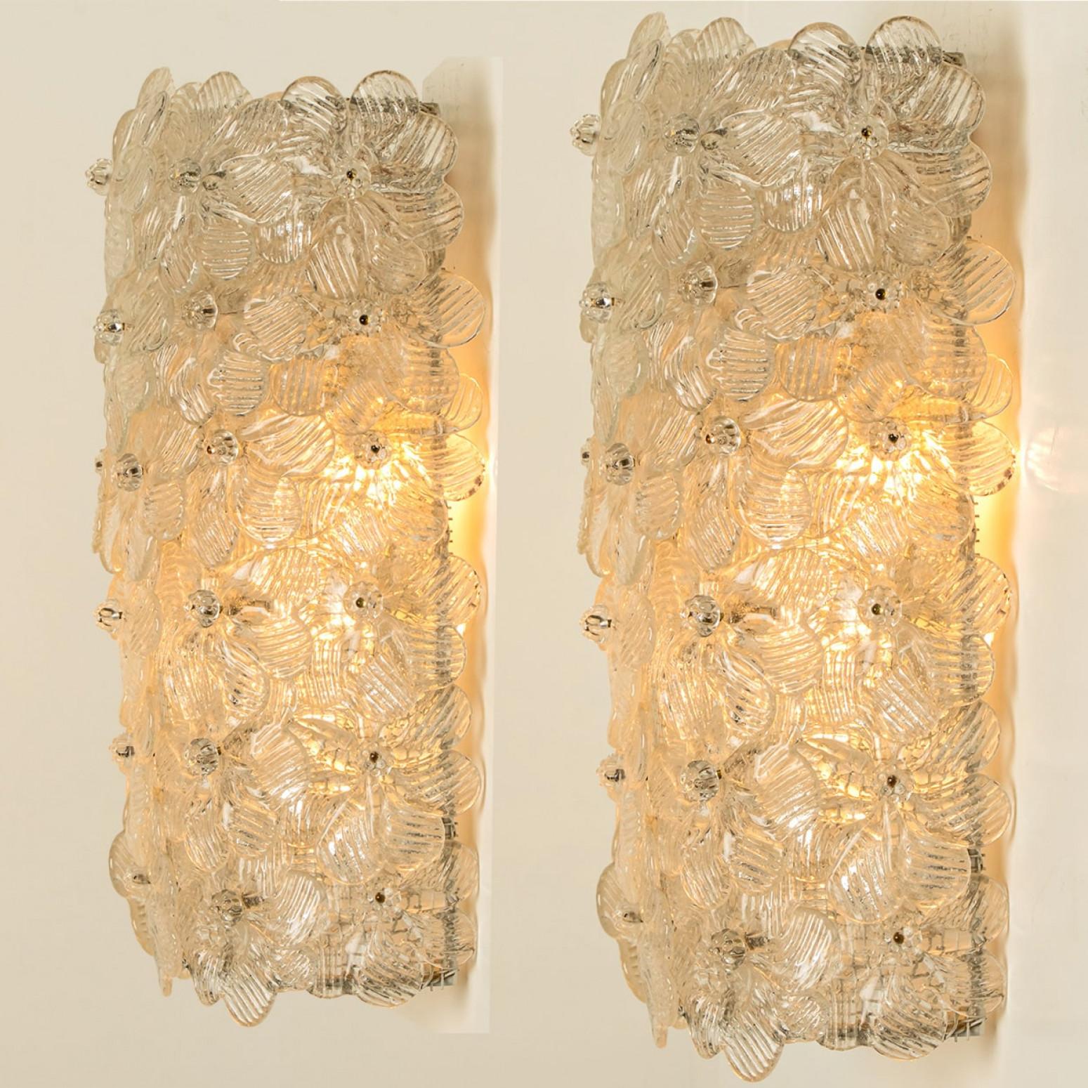 Par de  Apliques Florales de Cristal de Murano, Italia Años 60 en venta 3
