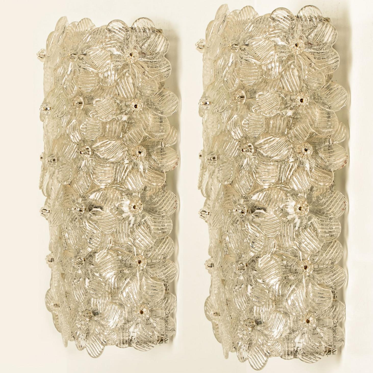 Par de  Apliques Florales de Cristal de Murano, Italia Años 60 en Bueno estado para la venta en Rijssen, NL