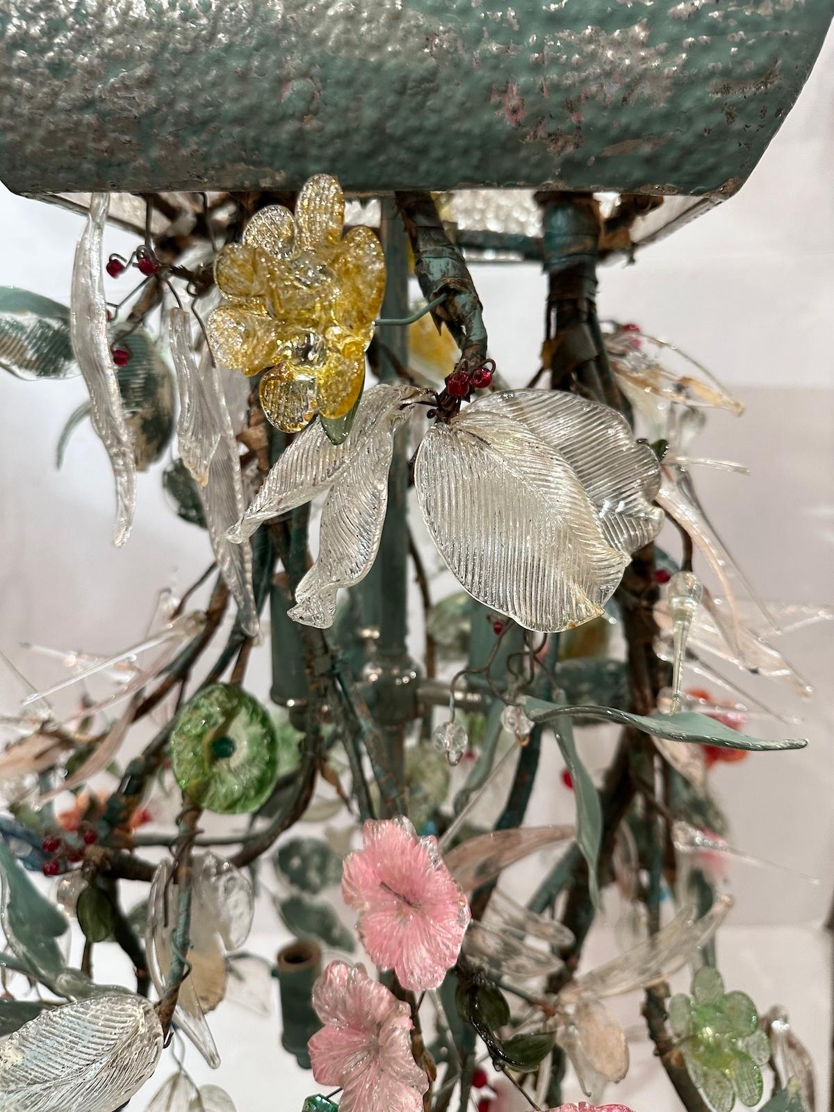 Italiano Coppia di lampade a fogliame in vetro di Murano, vendute singolarmente in vendita