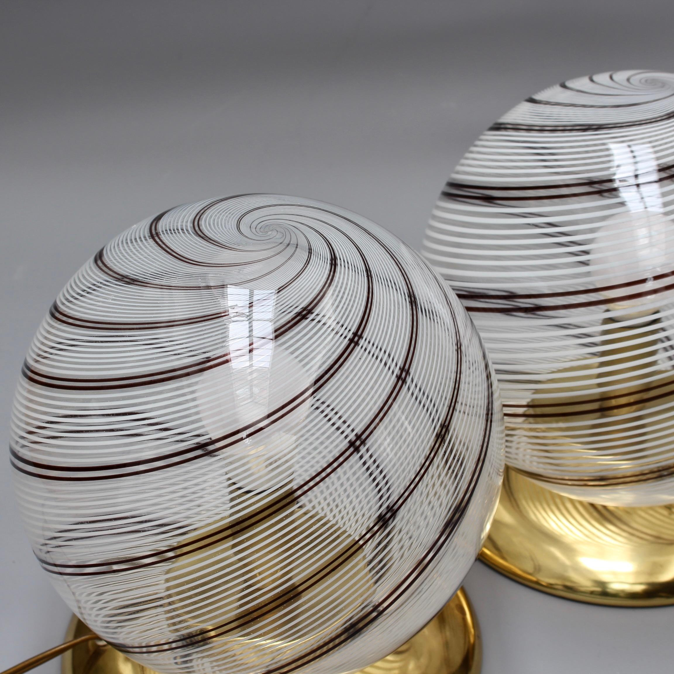 Italian Pair of Murano Glass Globe Table Lamps 'circa 1970s' For Sale