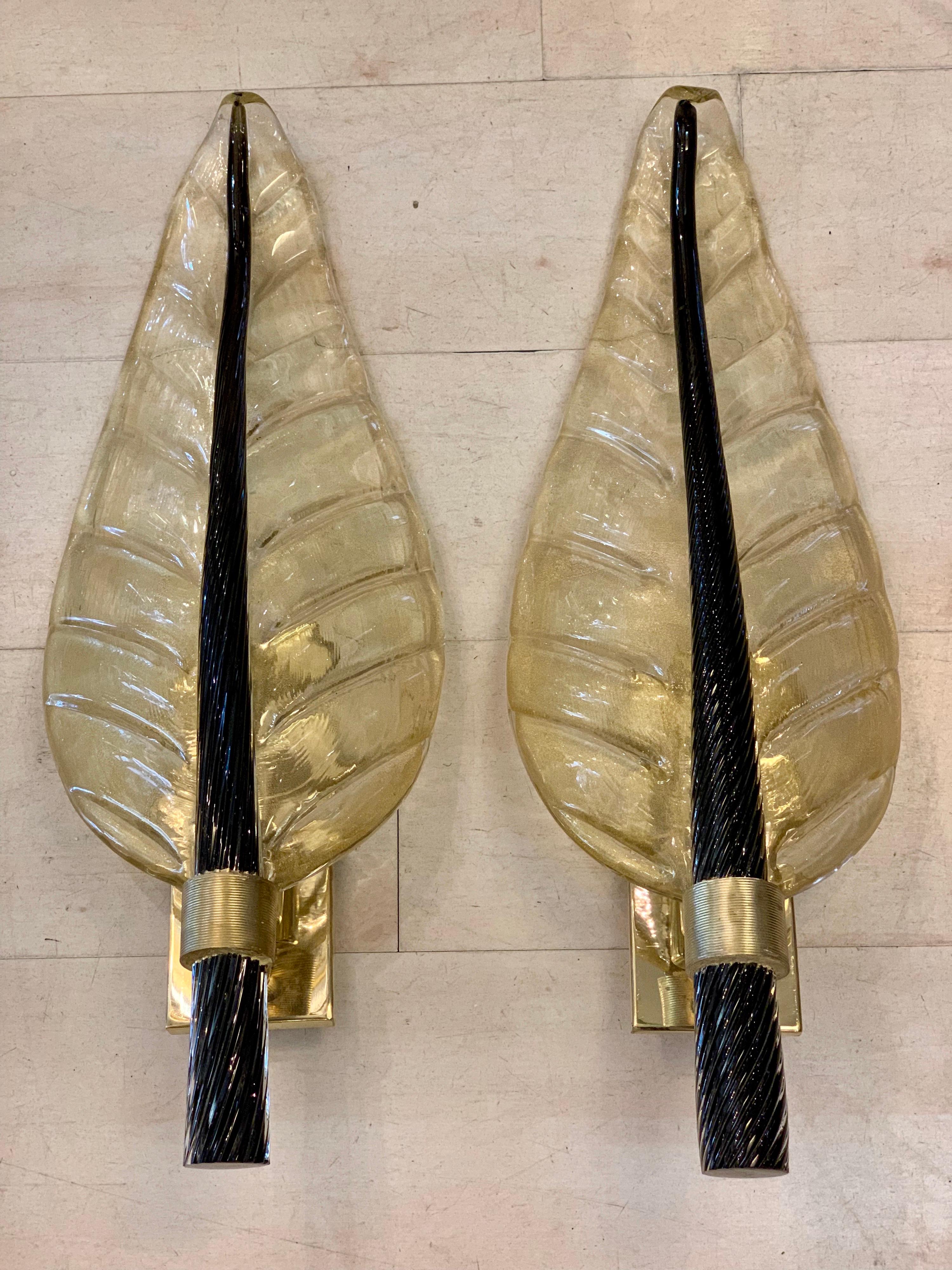 Italian Pair of Murano Glass Gold Leaf Sconces with Black Torchon Glass Leaf Stem, 1940s
