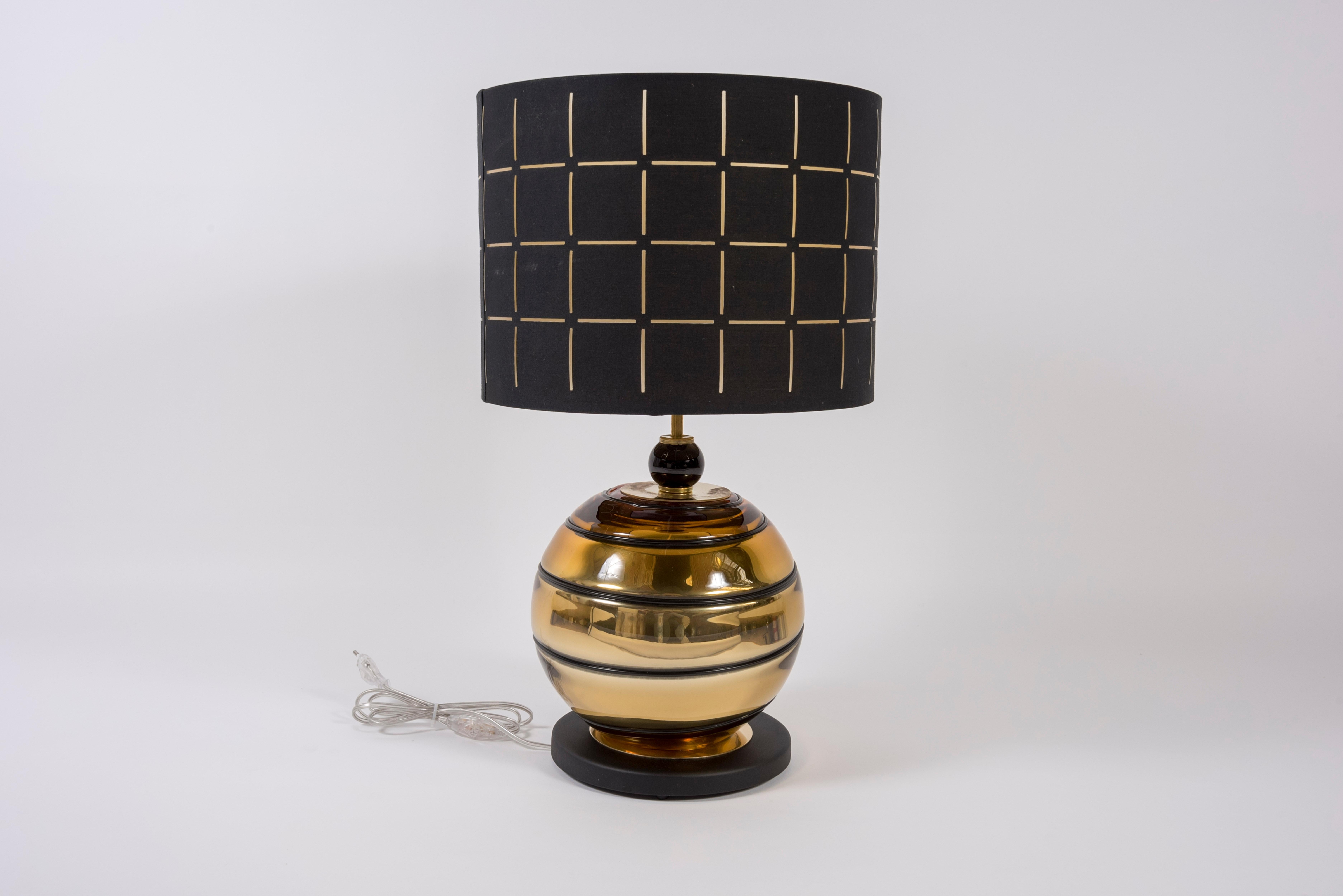 Paire de lampes en verre de Murano
Italie
Pas d'abat-jour inclus
Les dimensions sont données sans ombre.