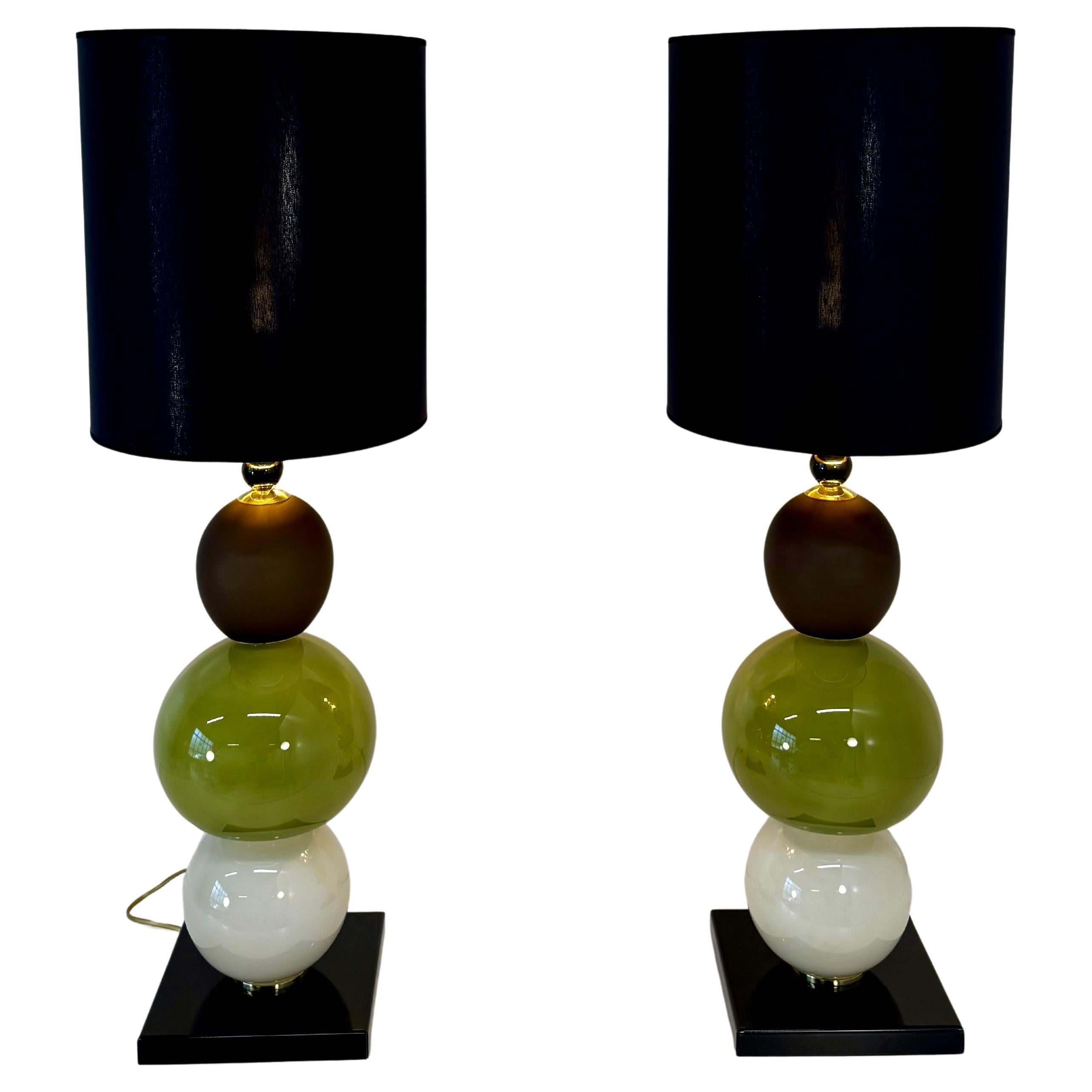 Paire de lampes en verre de Murano avec sphères brunes, vertes et blanc perle en vente