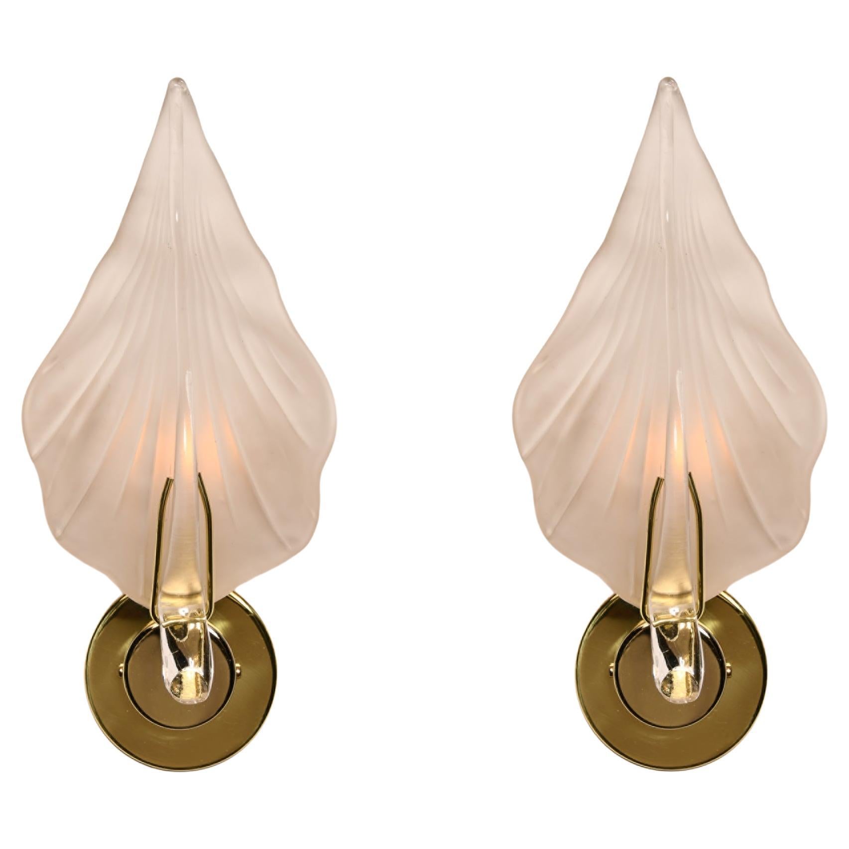 Paire d'appliques à feuilles en verre de Murano coulé à la main avec finition givrée Plaquage en laiton
