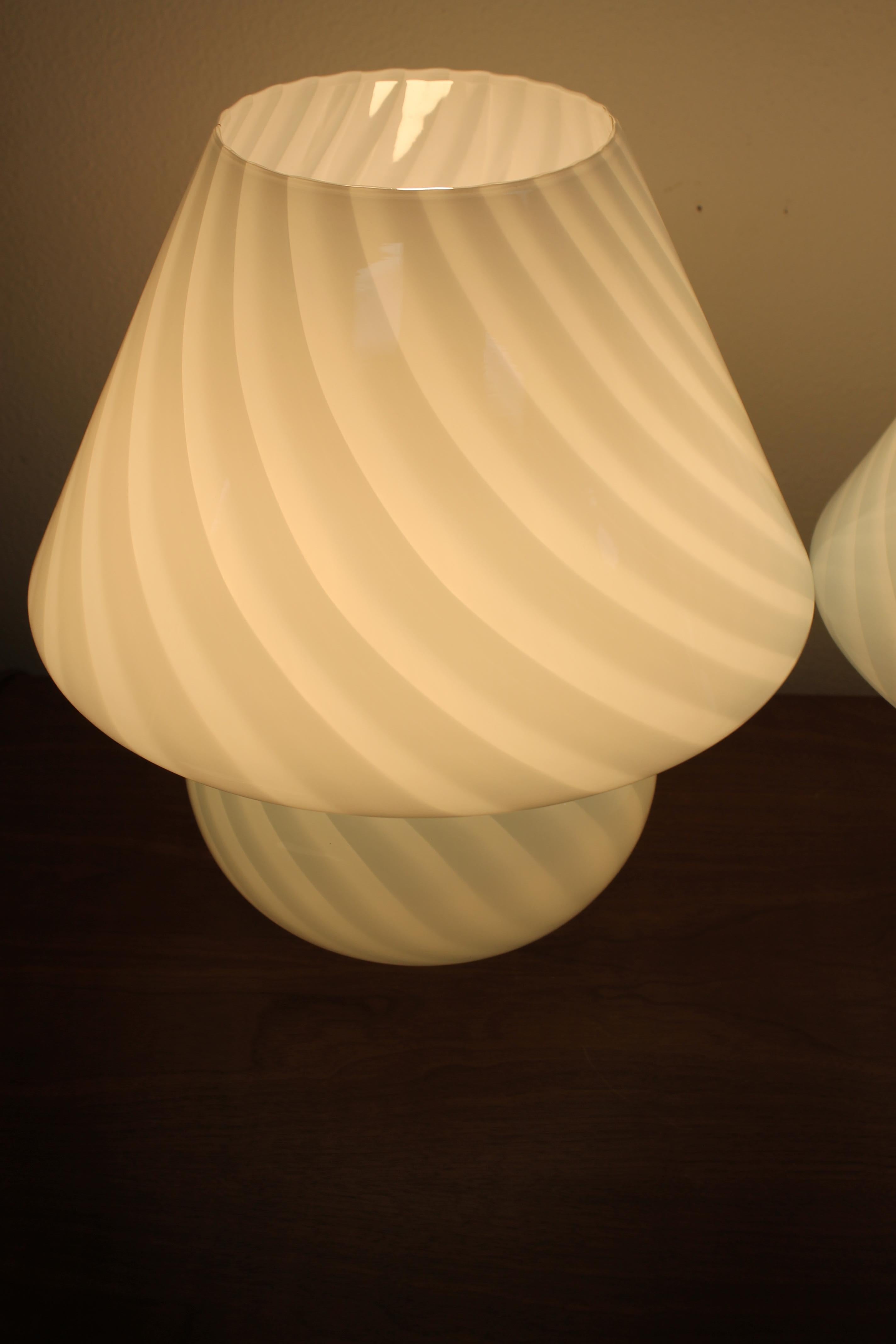 Mid-Century Modern Pair of Murano Glass Mushroom Lamps (Large Version)