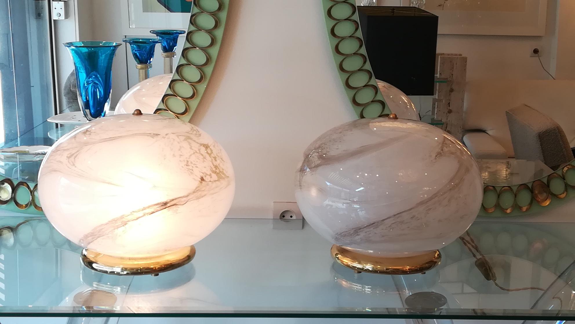 Pair of Murano Glass Round Table Lamp For Sale 12