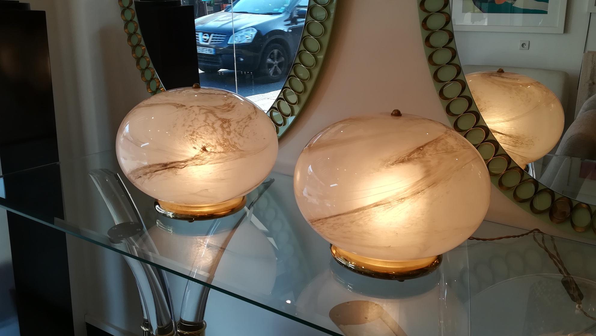 Pair of Murano Glass Round Table Lamp In Excellent Condition For Sale In Saint-Ouen, FR