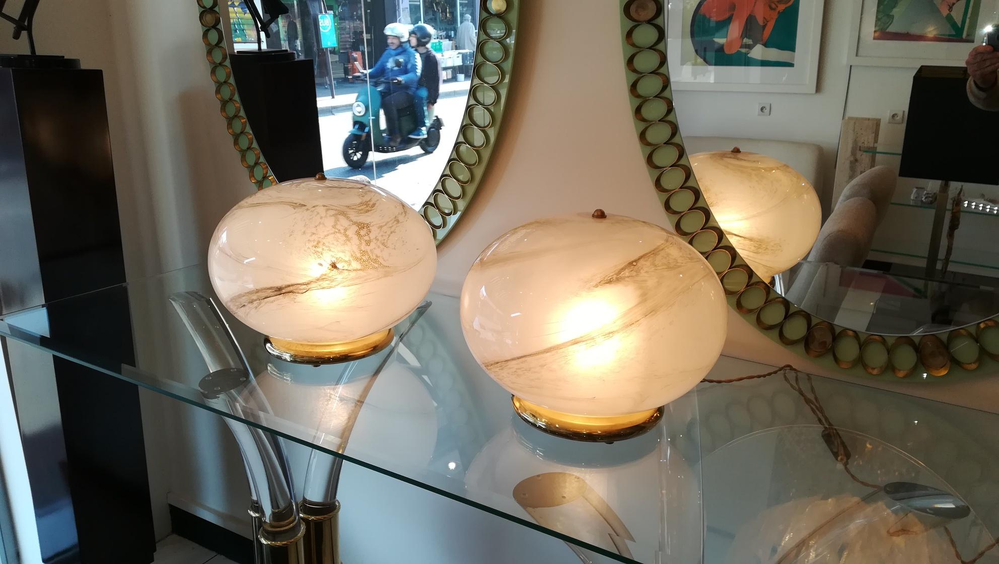 Late 20th Century Pair of Murano Glass Round Table Lamp For Sale