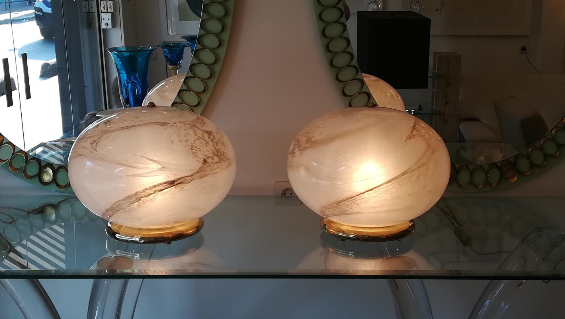 Pair of Murano Glass Round Table Lamp For Sale 1