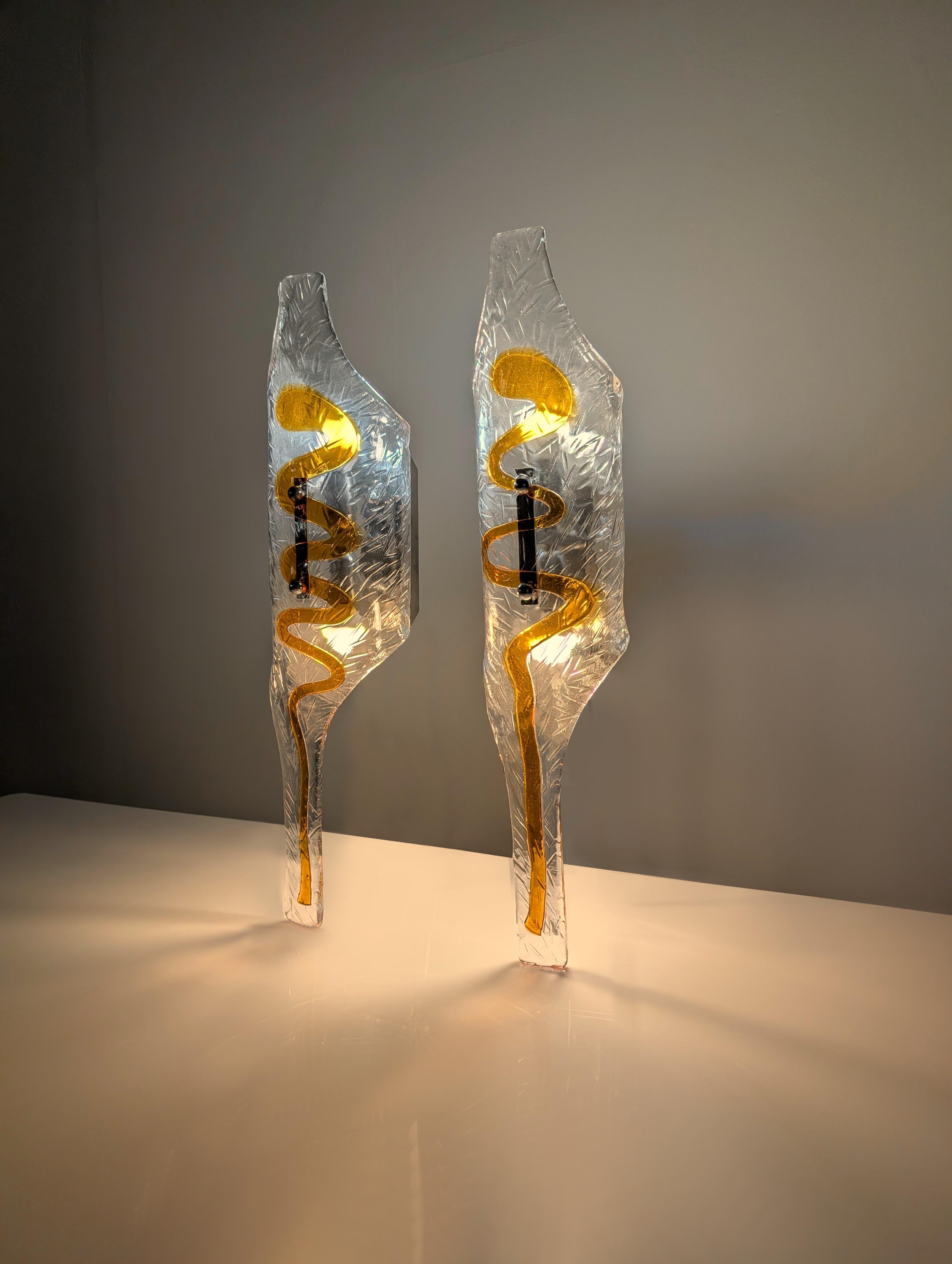 Mid-Century moderno Coppia di appliques in vetro di Murano XXL di Toni Zuccheri per Mazzega Murano anni '70 in vendita